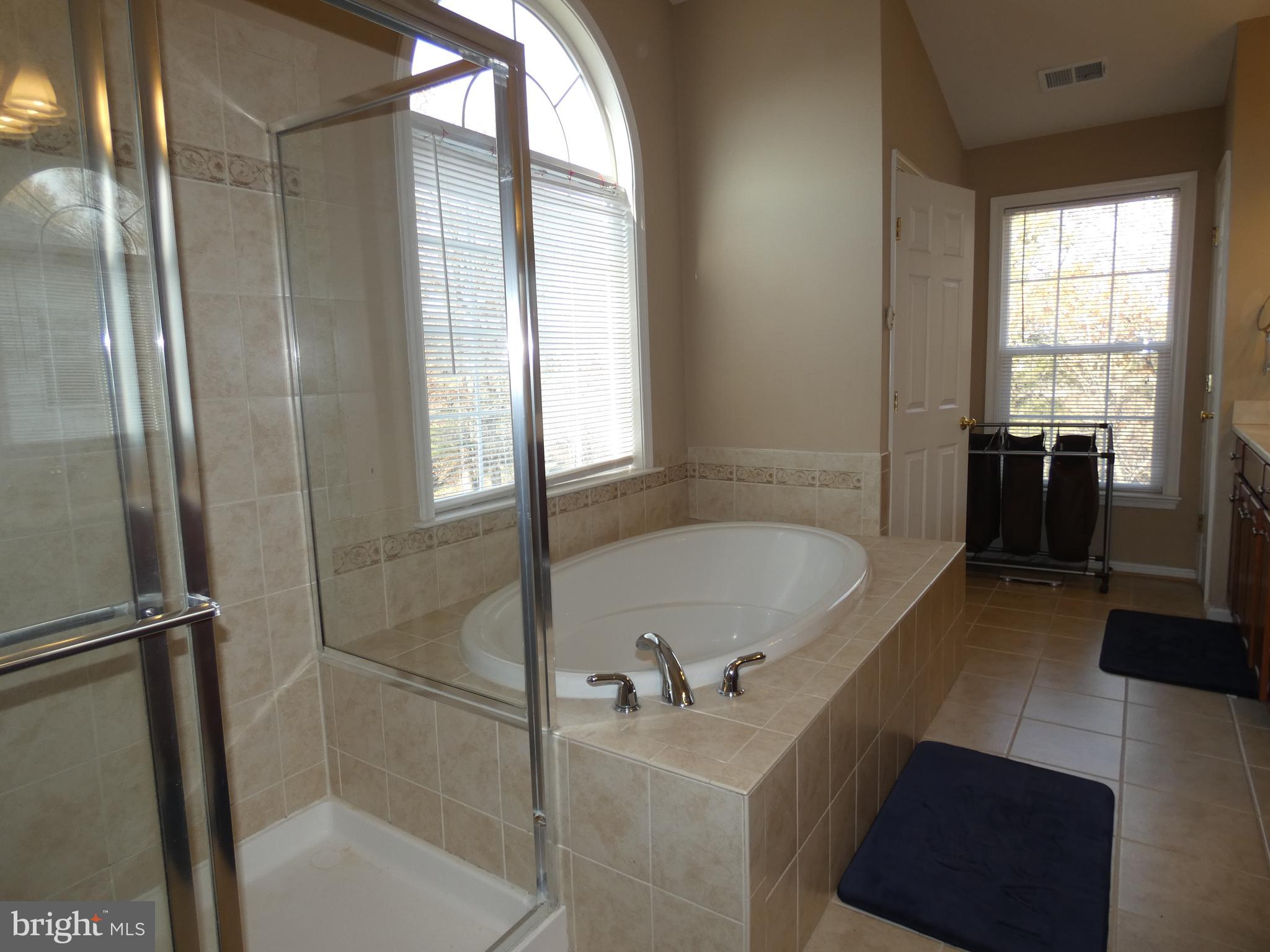 BROAD RUN OAKS - Residential