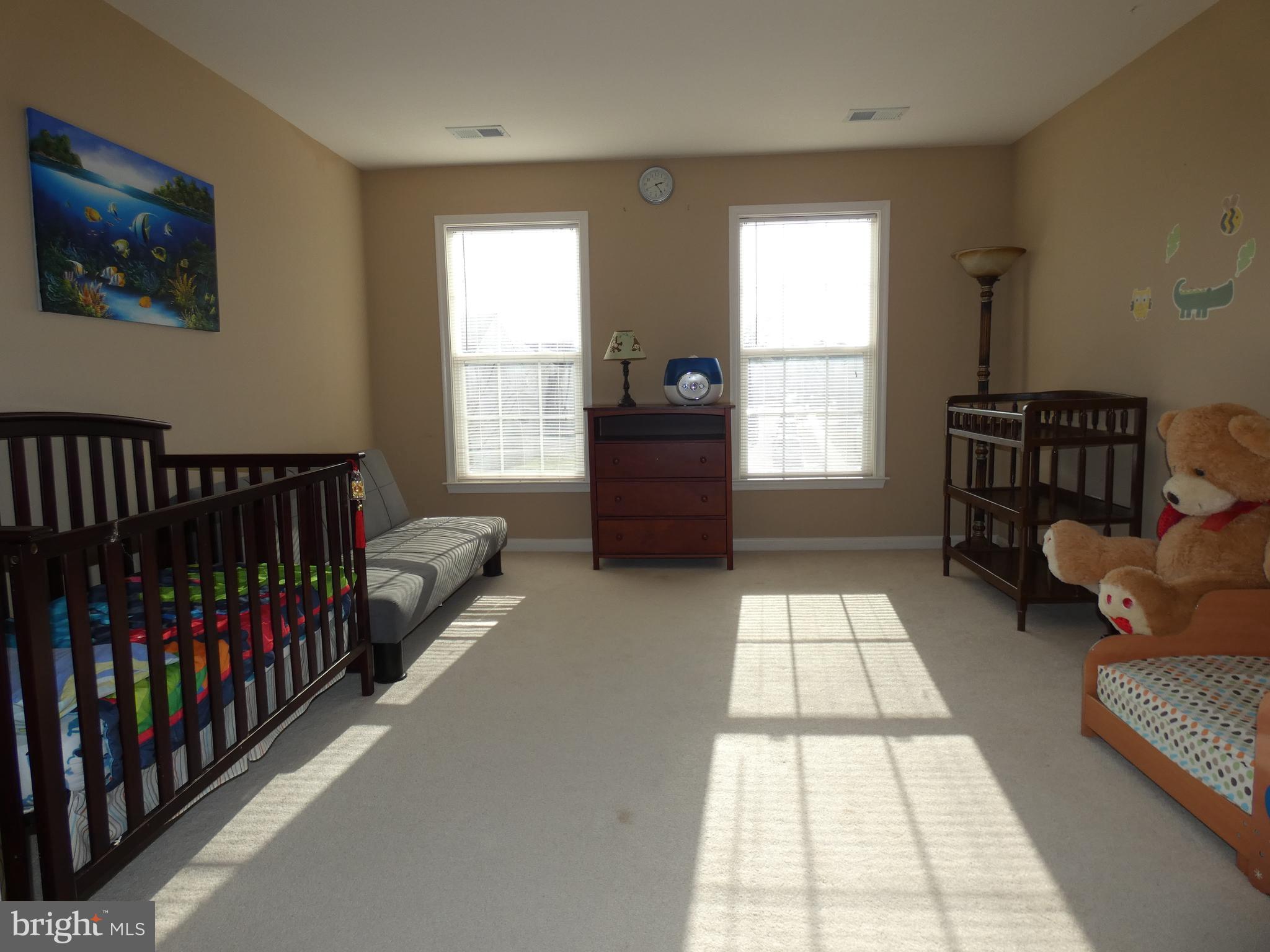 BROAD RUN OAKS - Residential