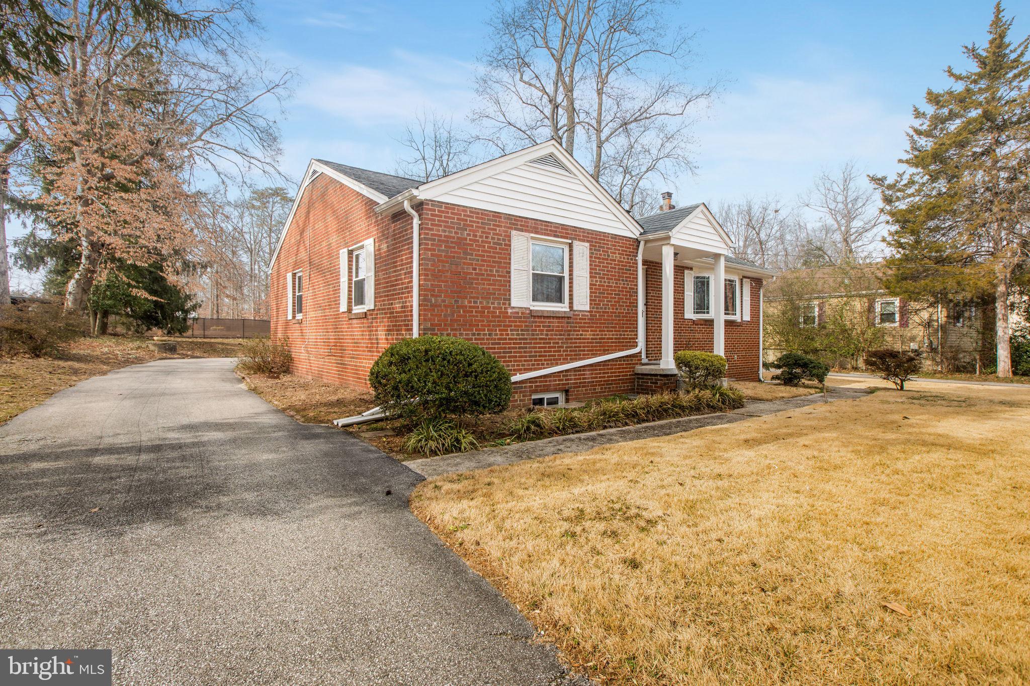 SURRATTS MANOR - Residential