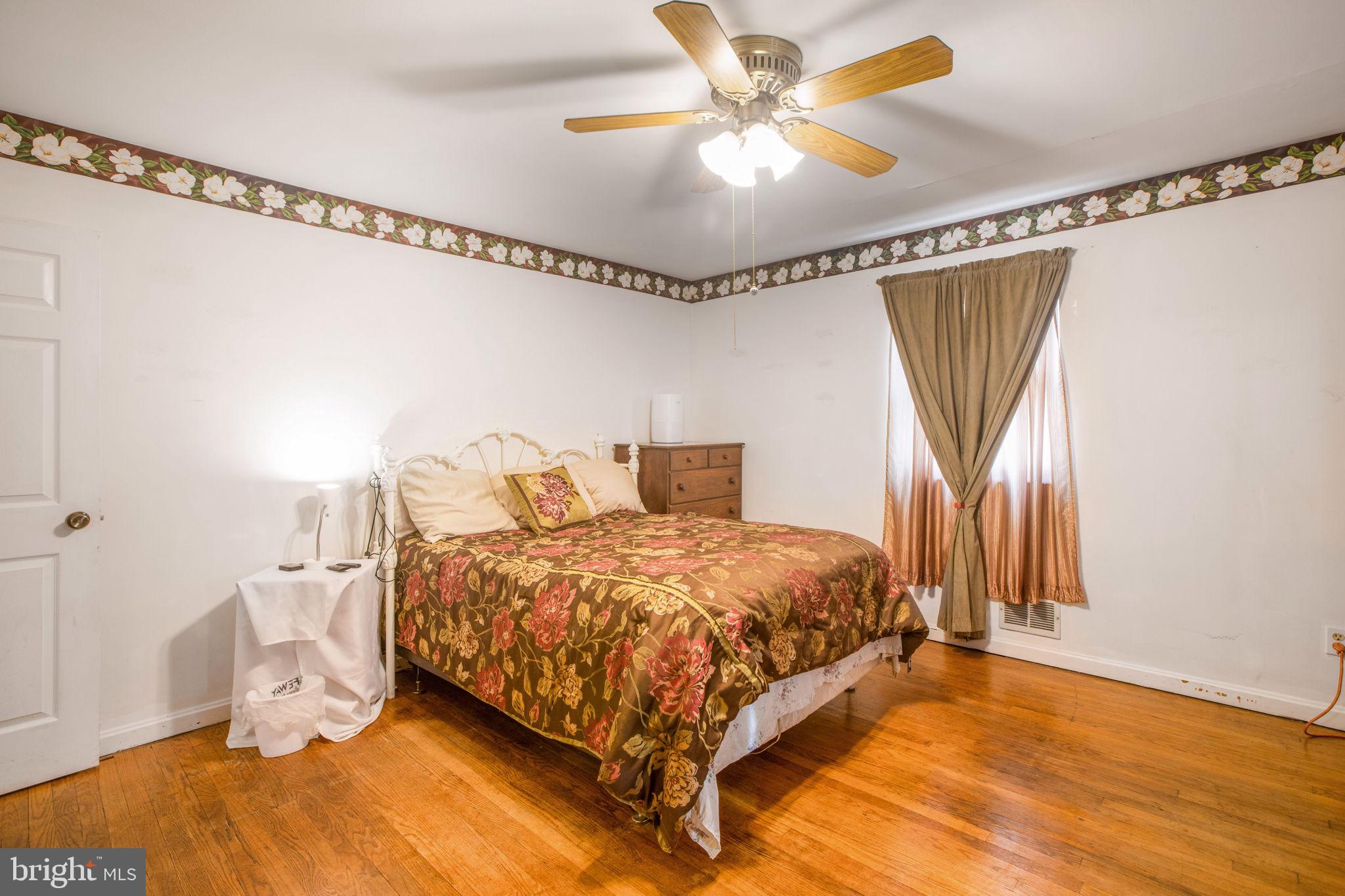 SURRATTS MANOR - Residential