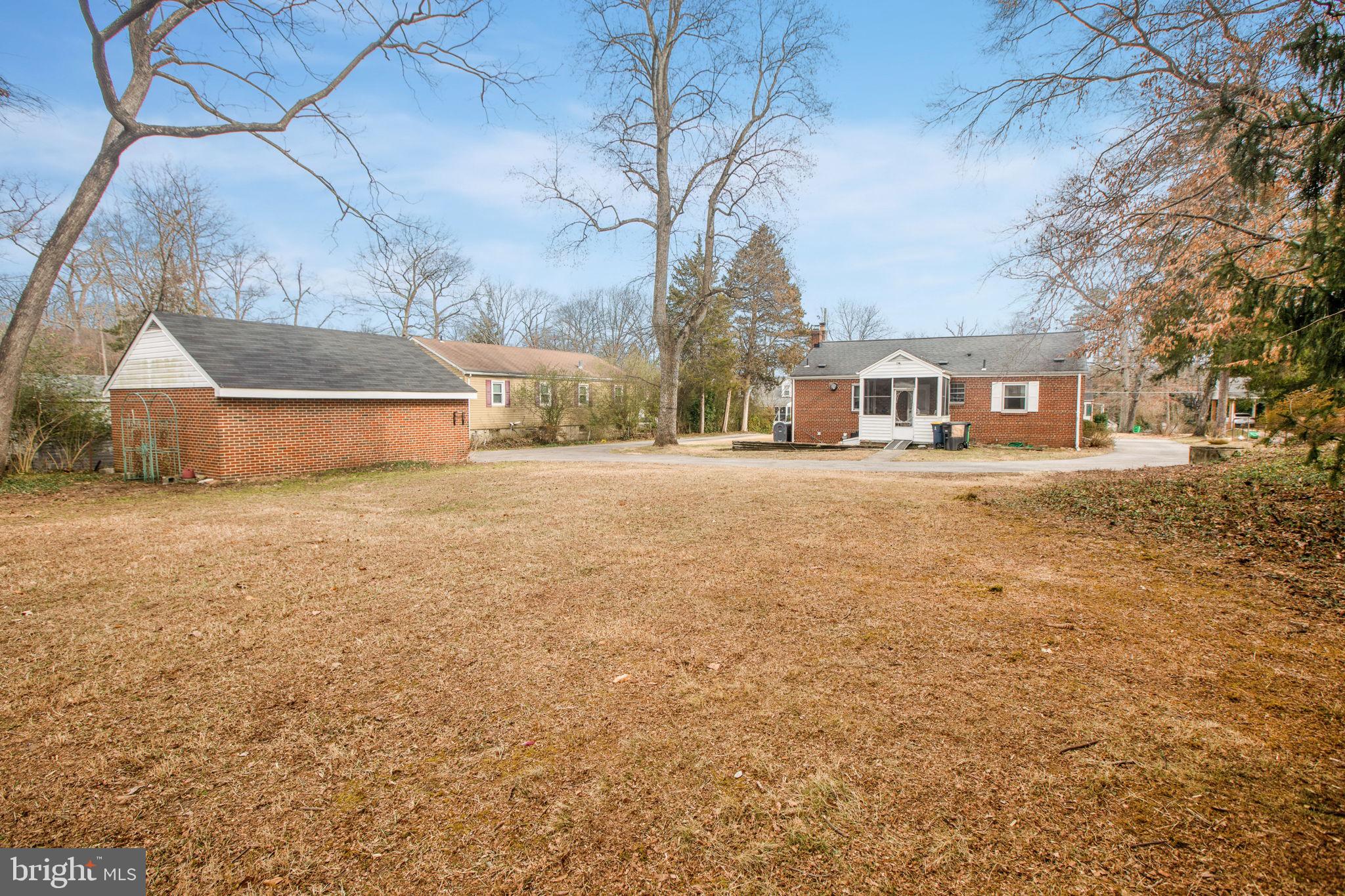 SURRATTS MANOR - Residential