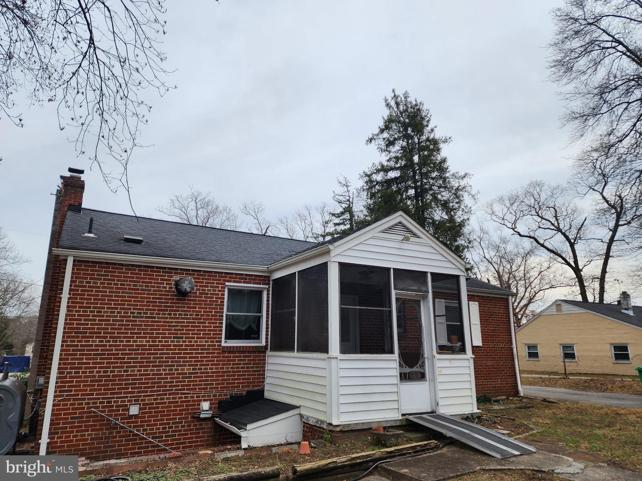 SURRATTS MANOR - Residential