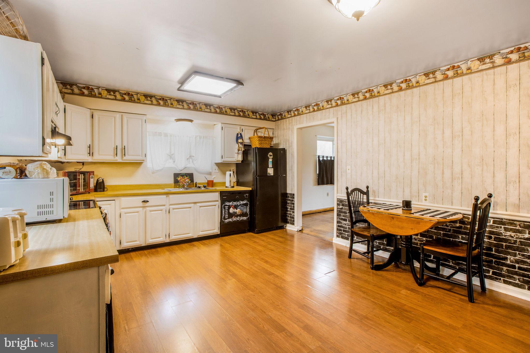 SURRATTS MANOR - Residential