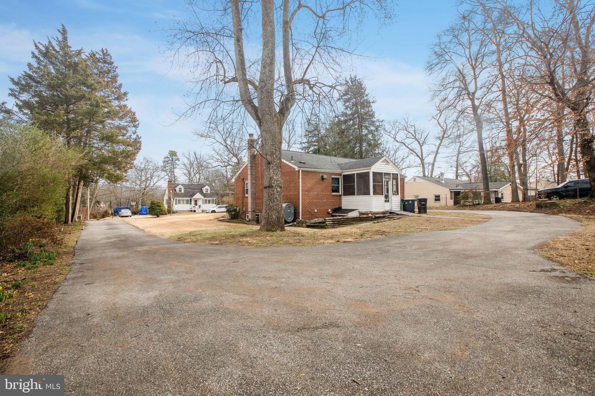 SURRATTS MANOR - Residential