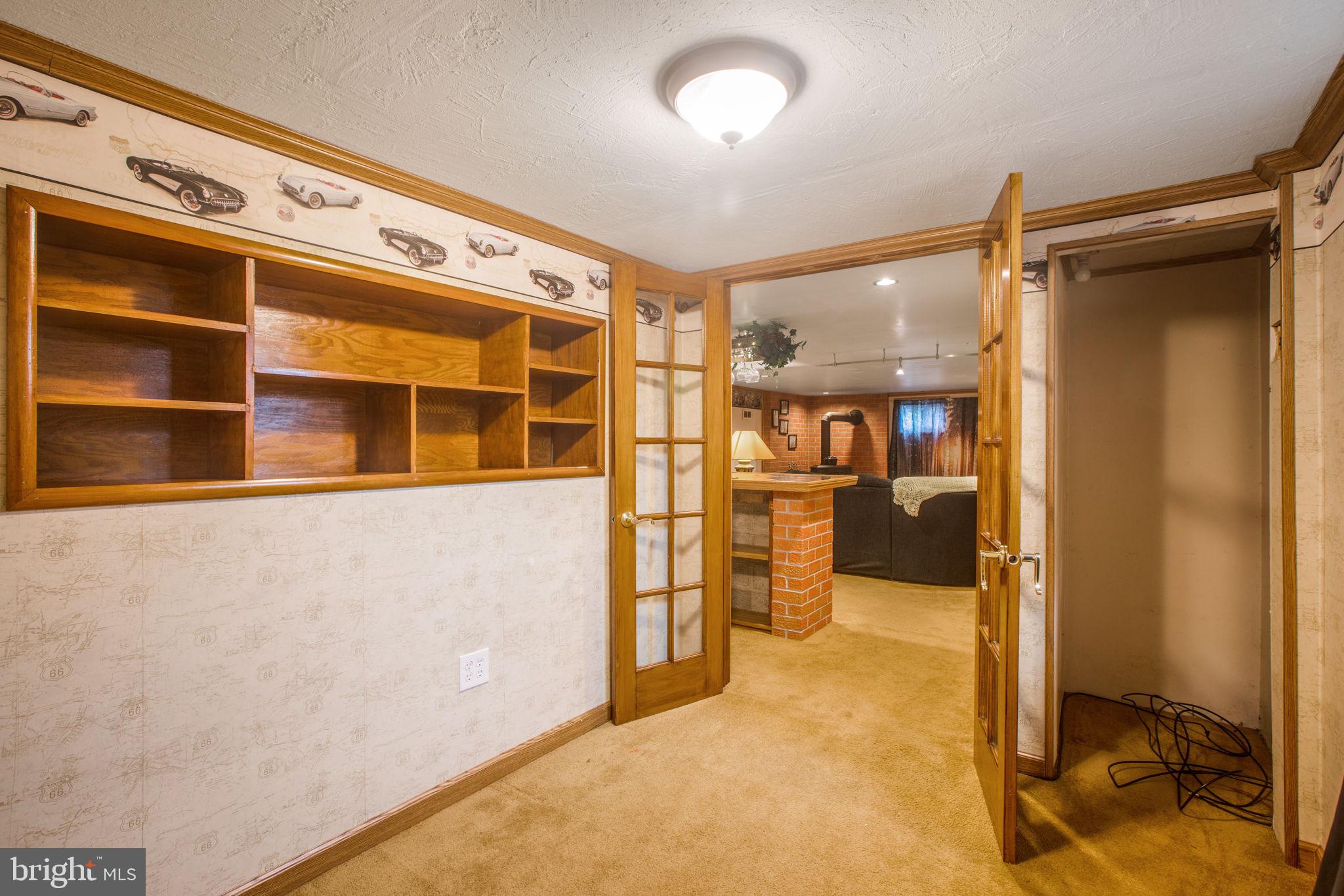 SURRATTS MANOR - Residential