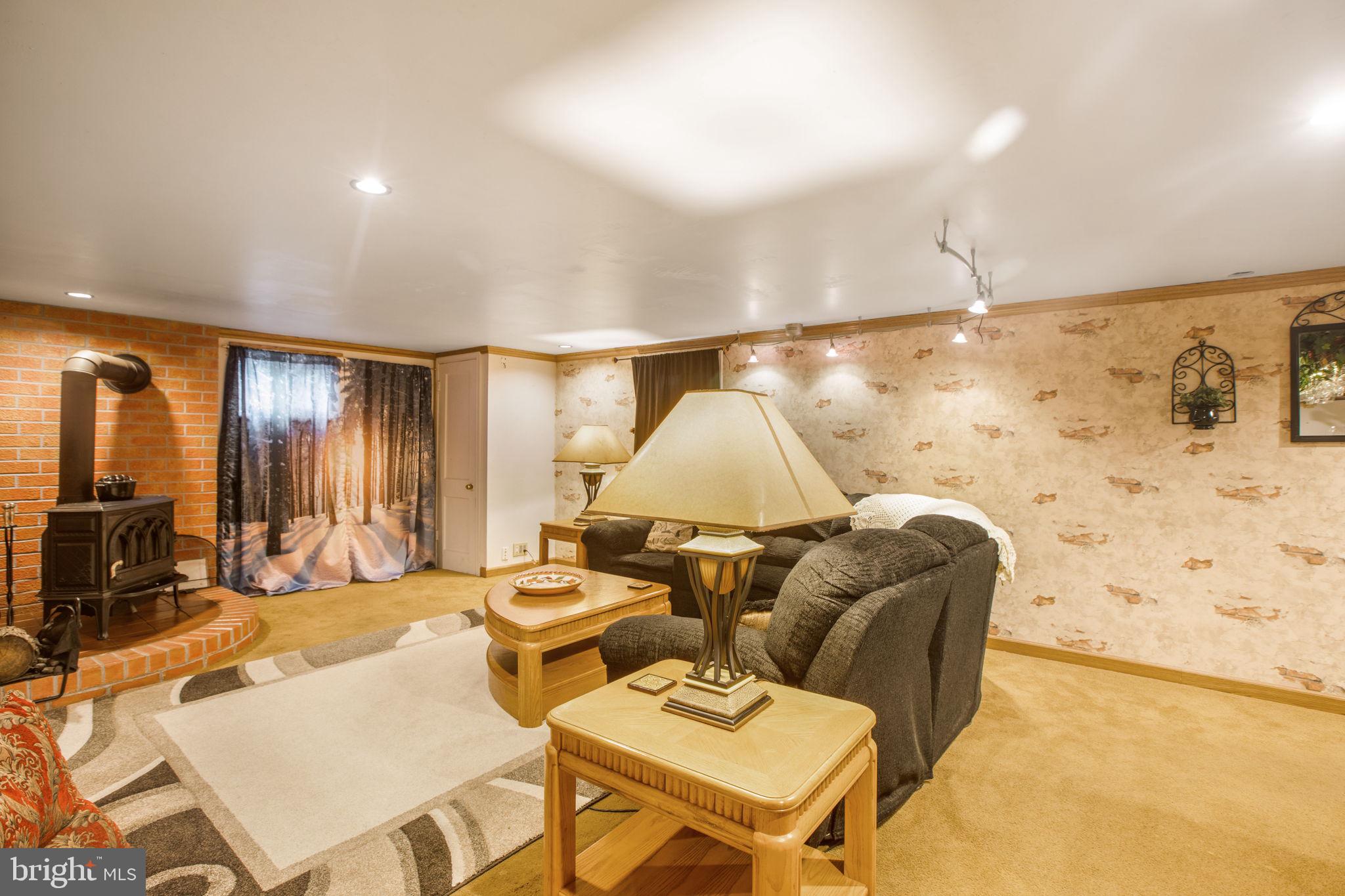 SURRATTS MANOR - Residential