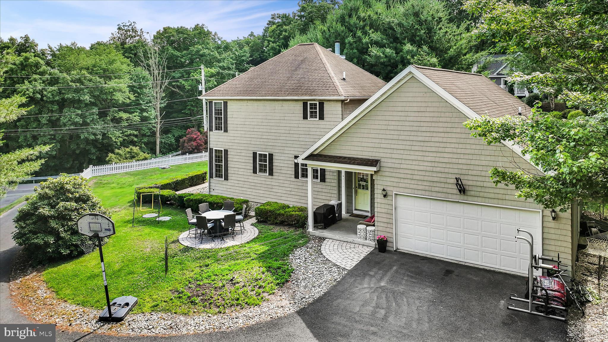 2129 WYNONAH DRIVE