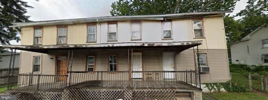 Investor Special! Don't miss this opportunity! Massive ARV potential, This property is a great opportunity for anyone looking to create some equity Please note this is an AS IS sale. This is a total rehab.

There are parkings in the back of the property,  see attached docs for drawing.