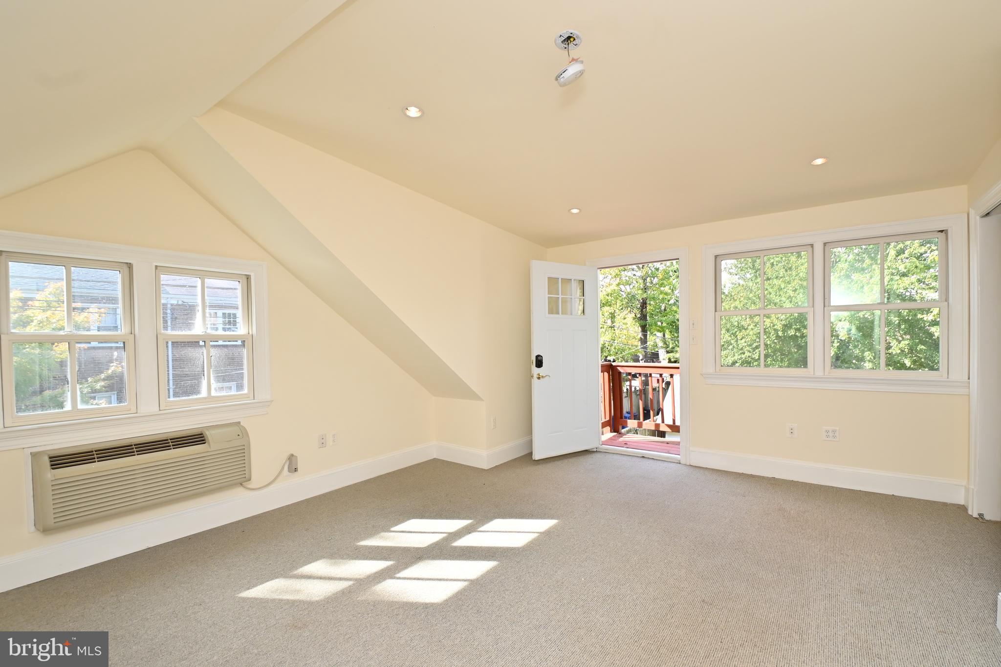 ROSEMONT - Residential Lease