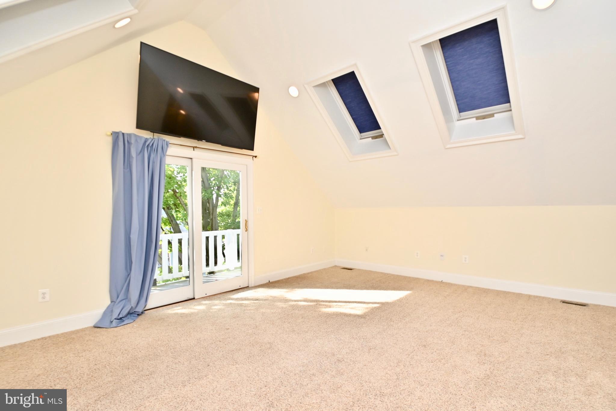 ROSEMONT - Residential Lease