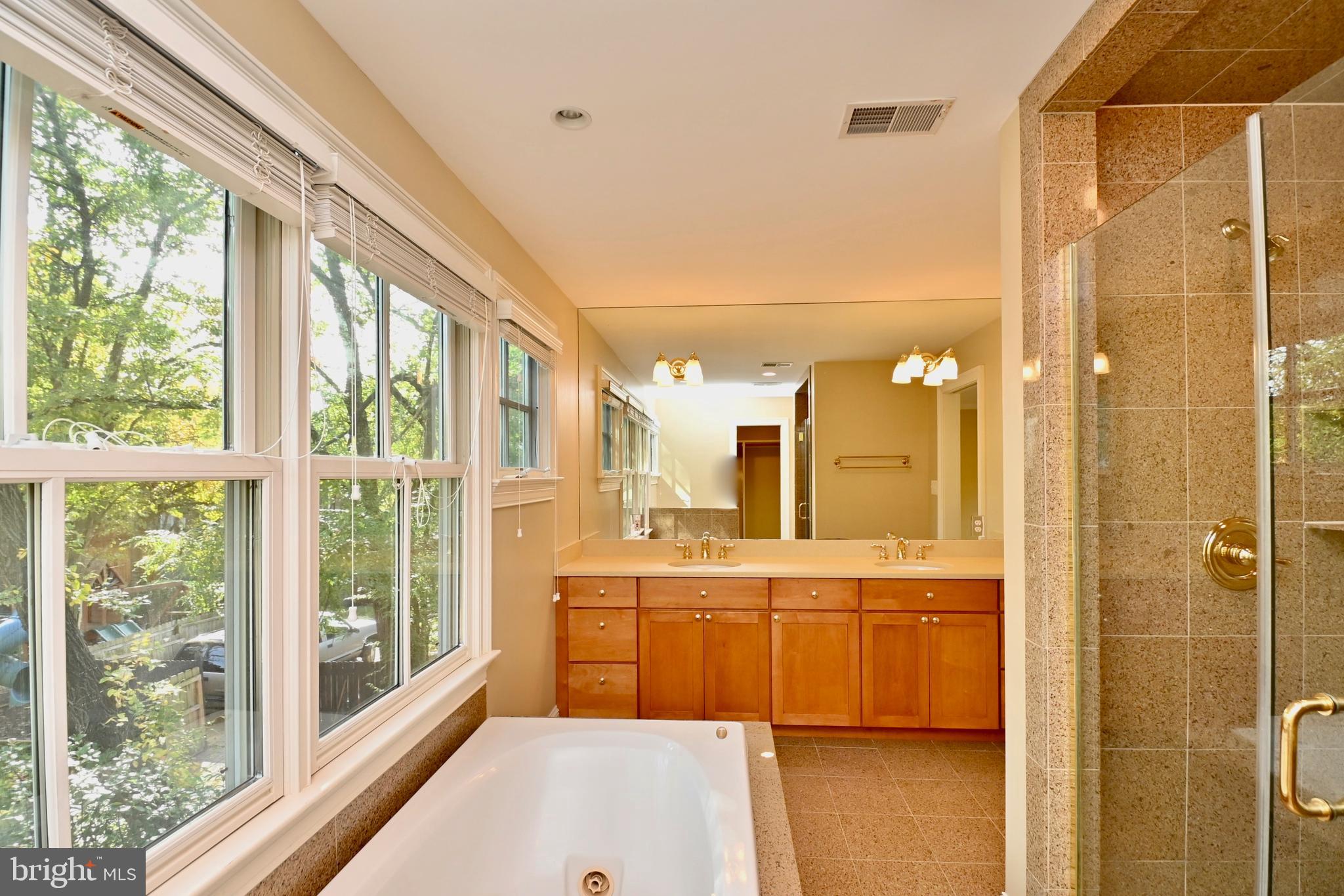 ROSEMONT - Residential Lease