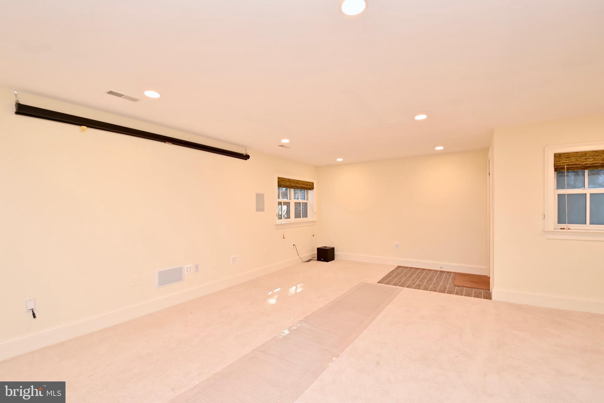 ROSEMONT - Residential Lease