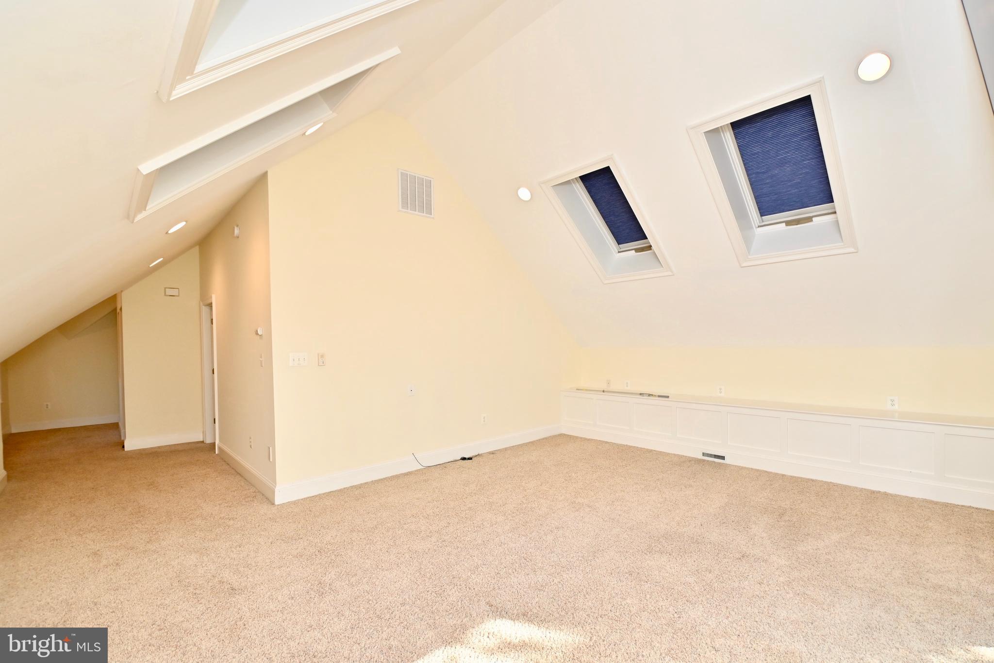 ROSEMONT - Residential Lease