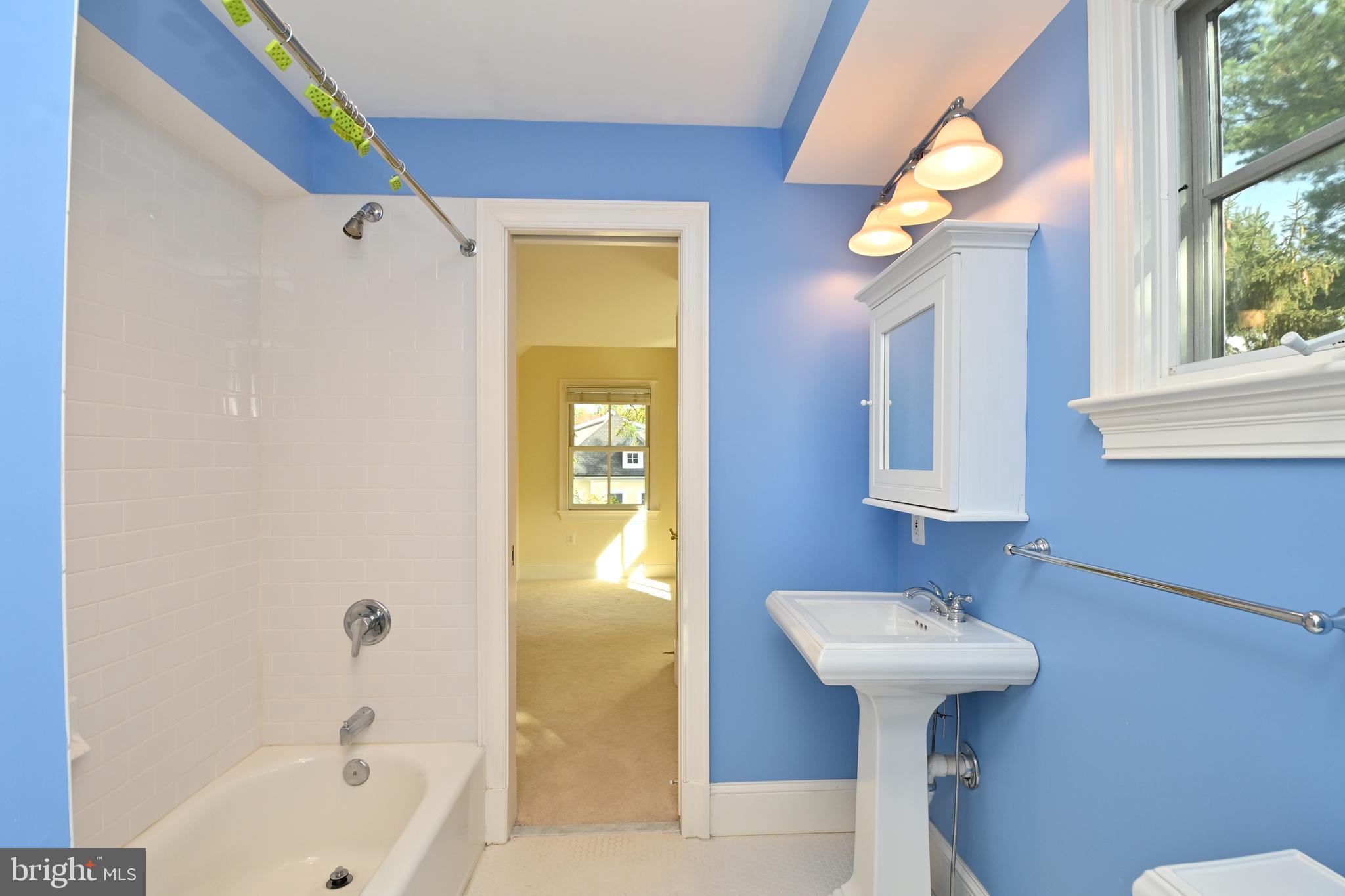 ROSEMONT - Residential Lease