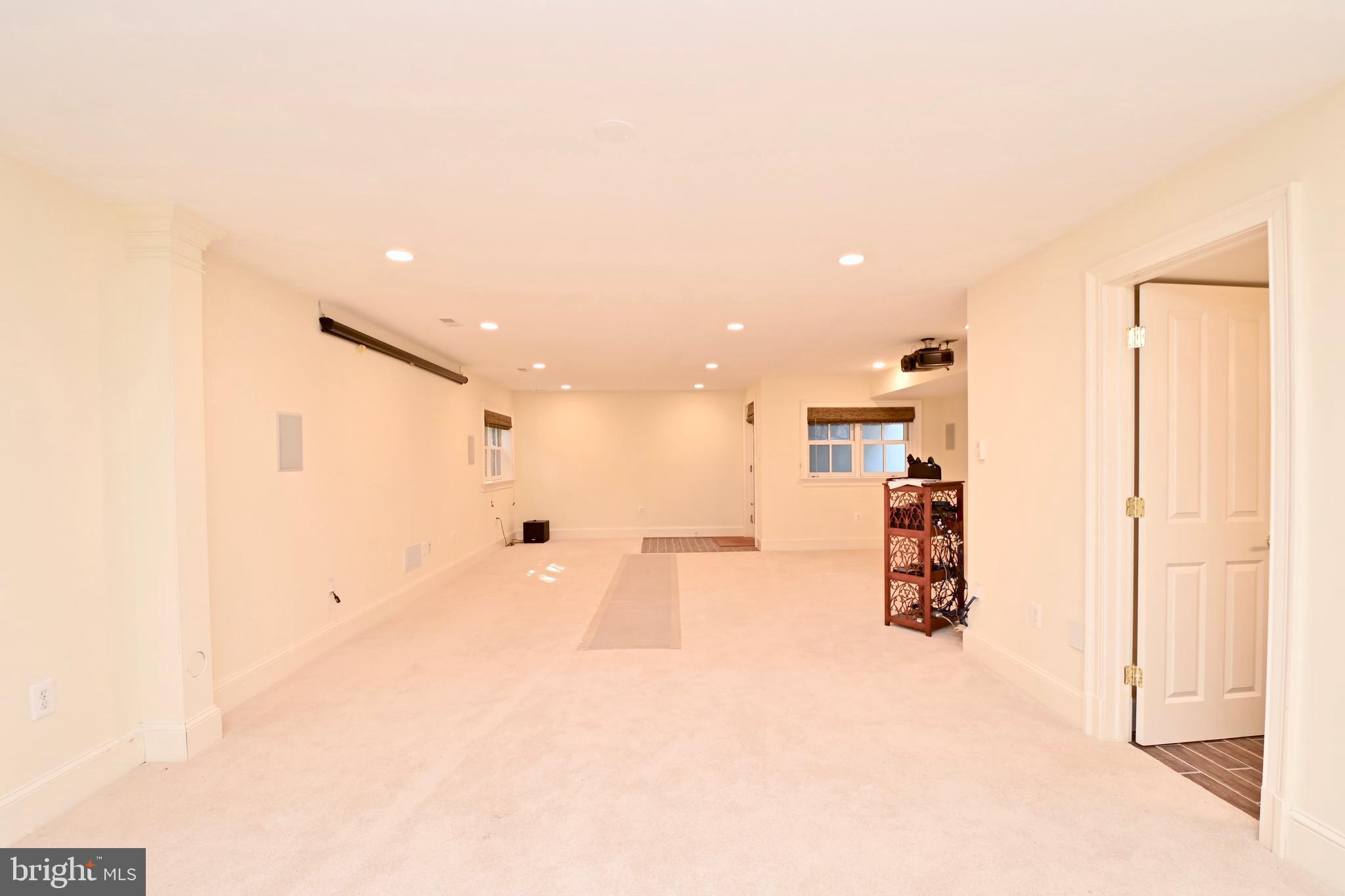 ROSEMONT - Residential Lease