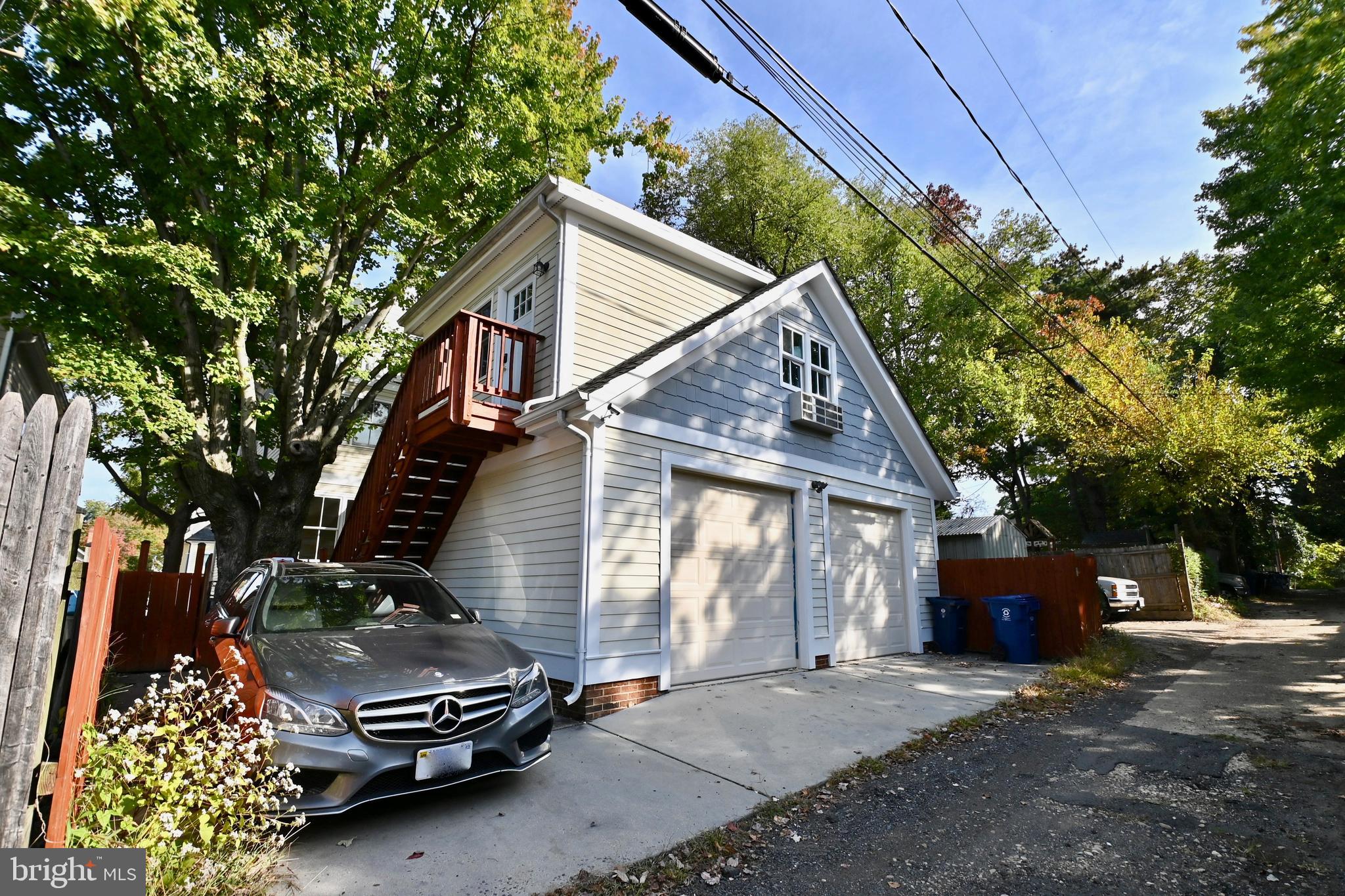 ROSEMONT - Residential Lease