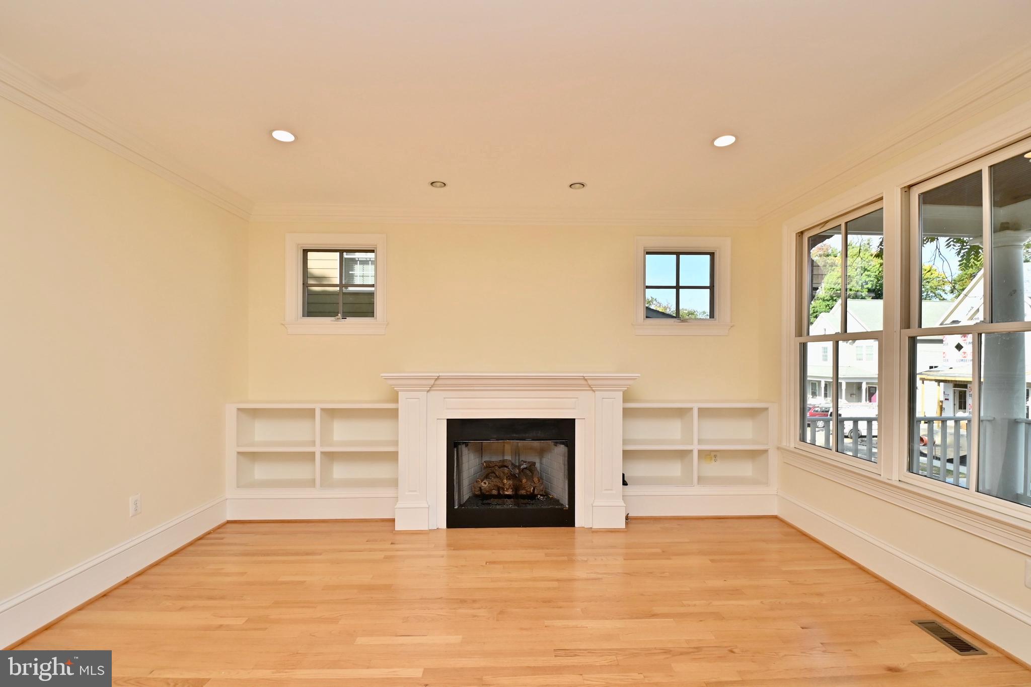 ROSEMONT - Residential Lease