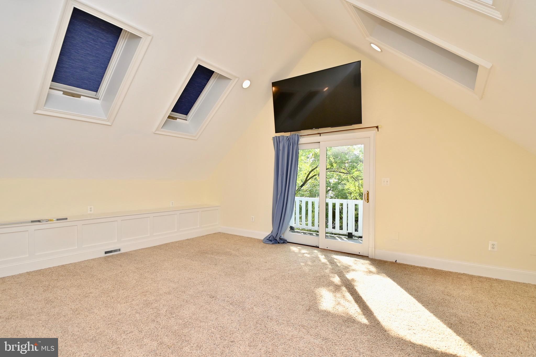 ROSEMONT - Residential Lease