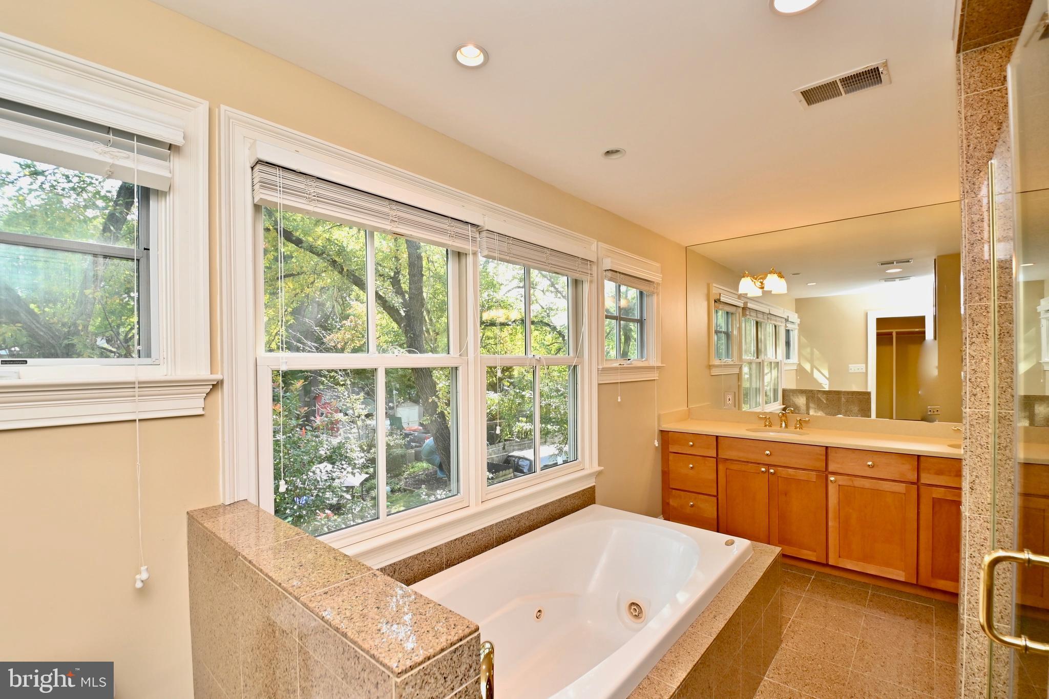 ROSEMONT - Residential Lease