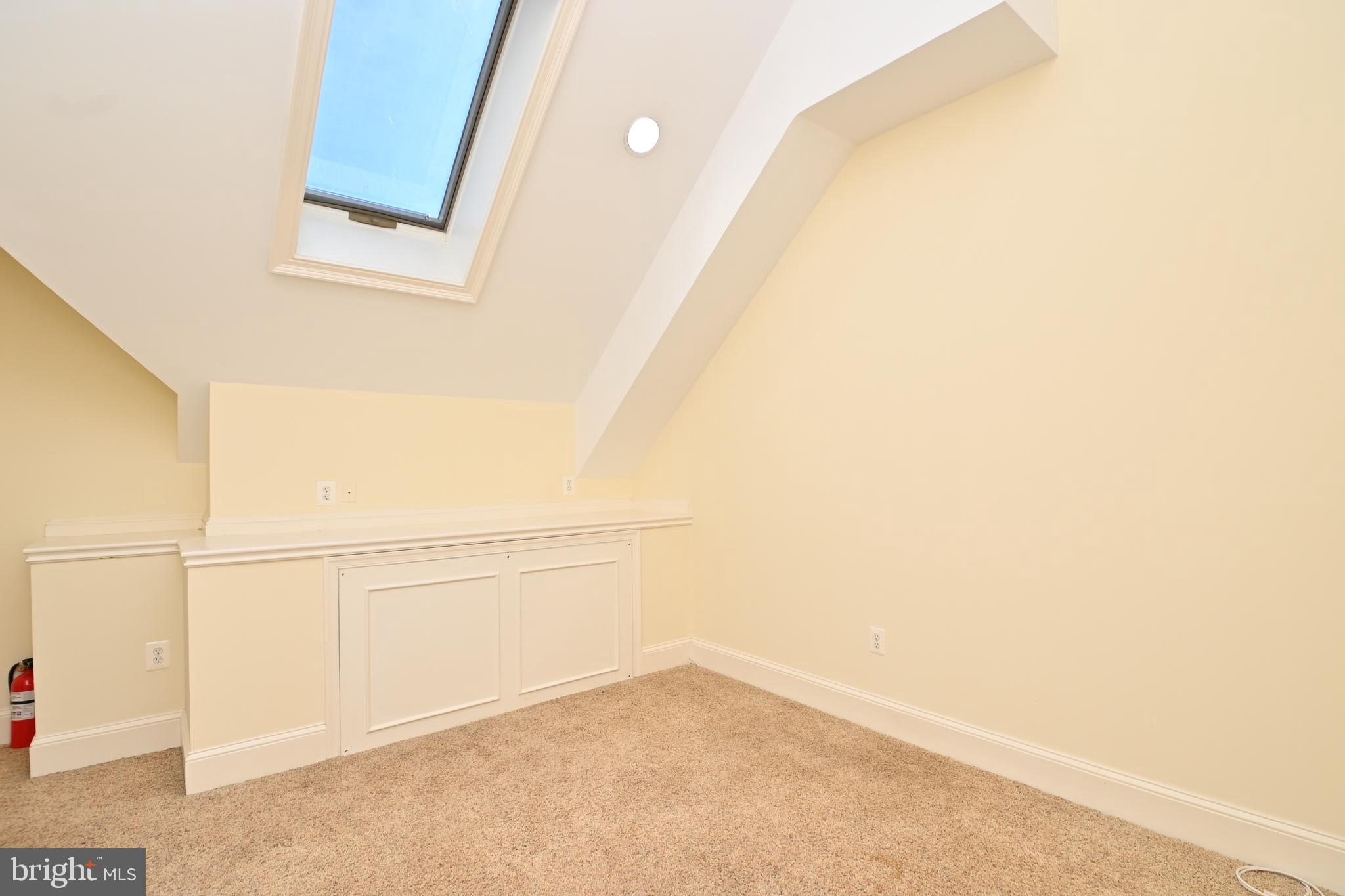 ROSEMONT - Residential Lease