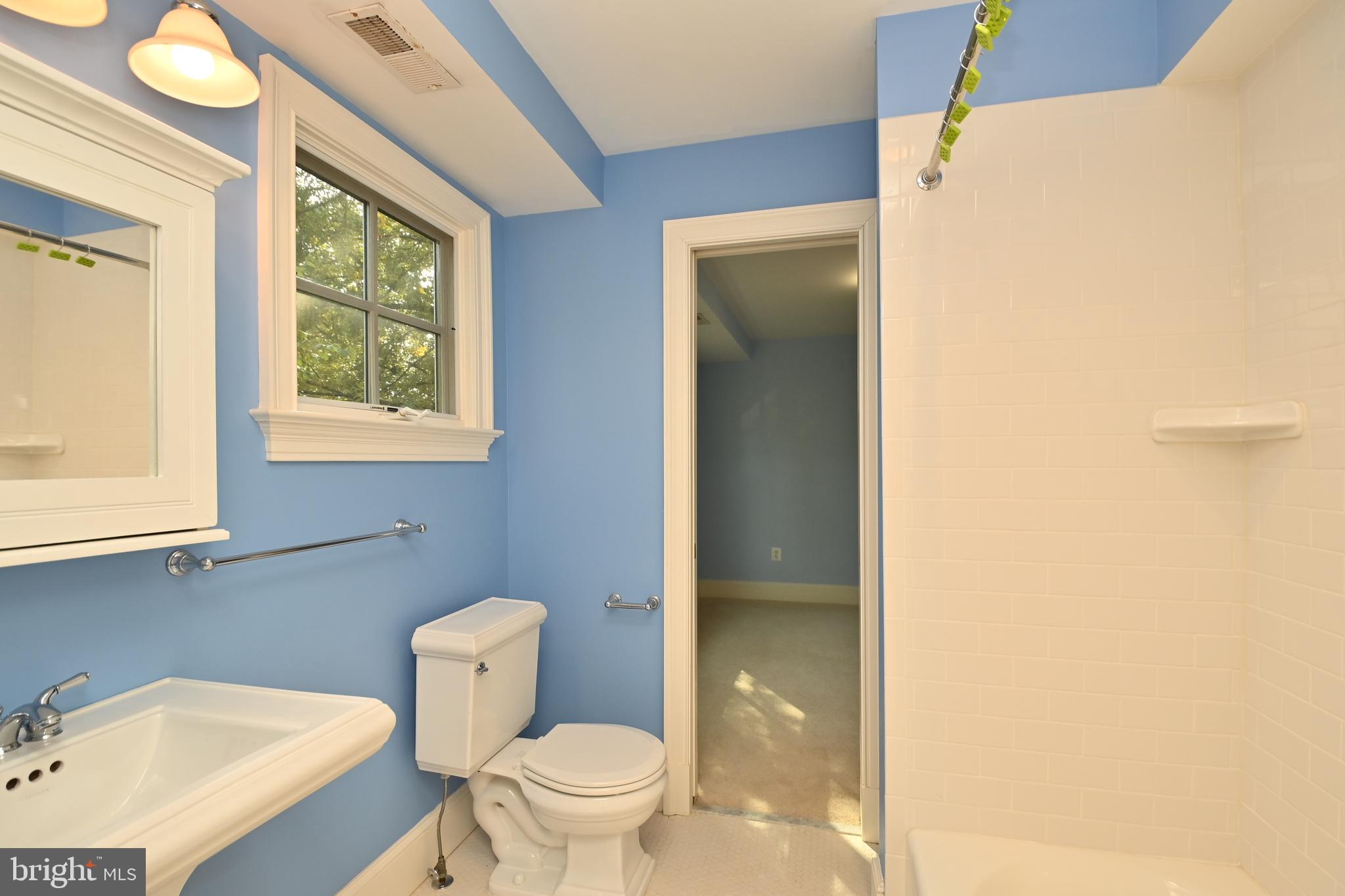 ROSEMONT - Residential Lease