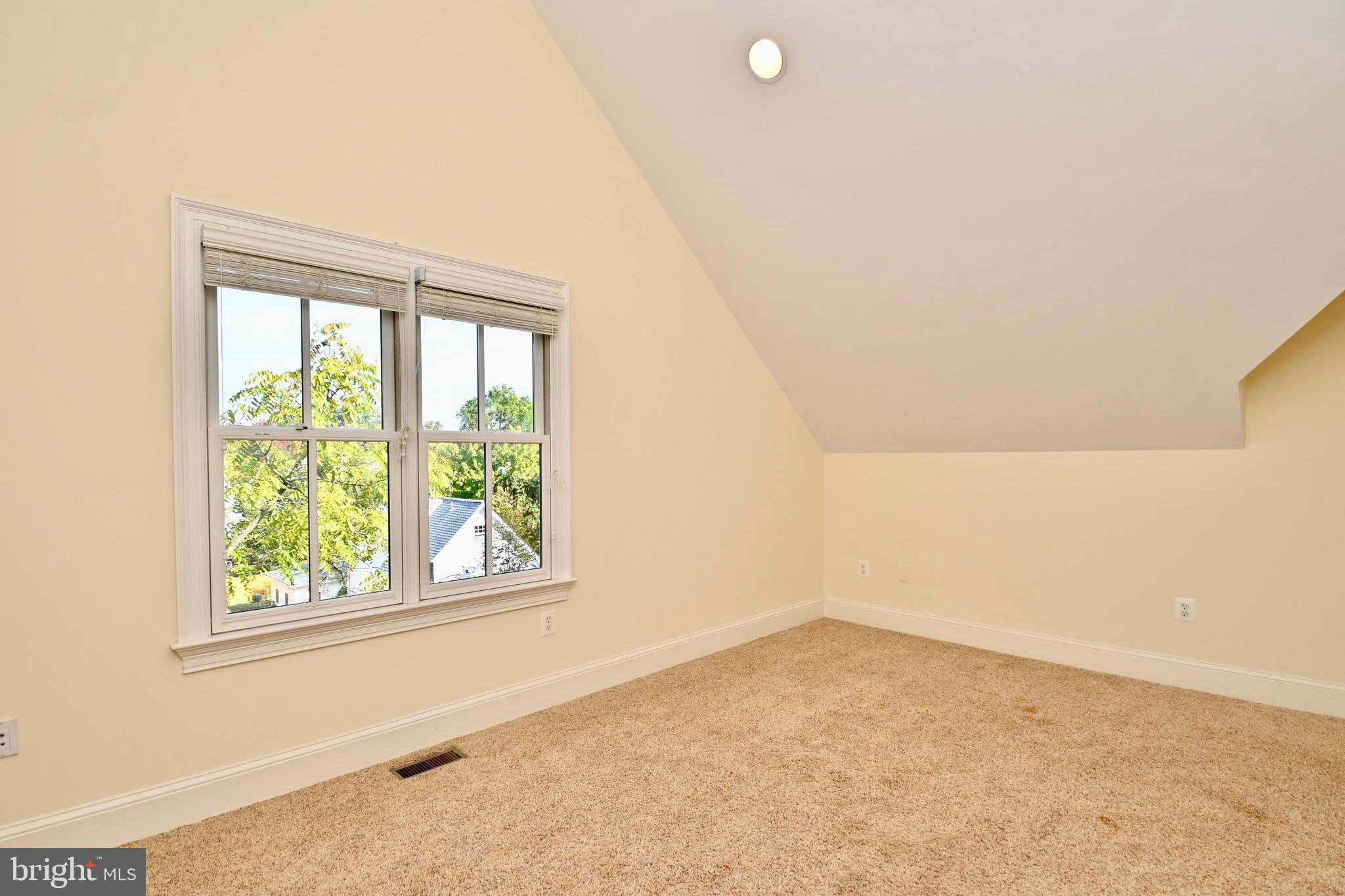 ROSEMONT - Residential Lease