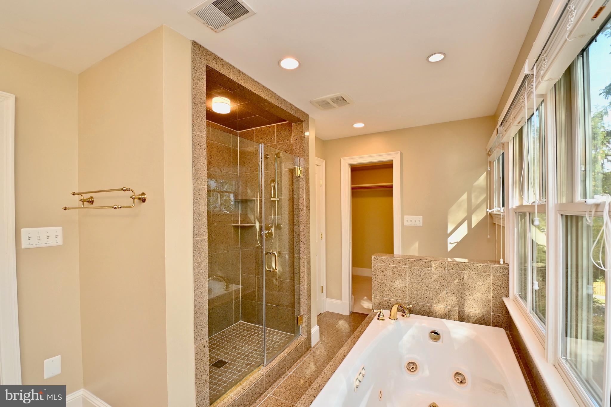 ROSEMONT - Residential Lease