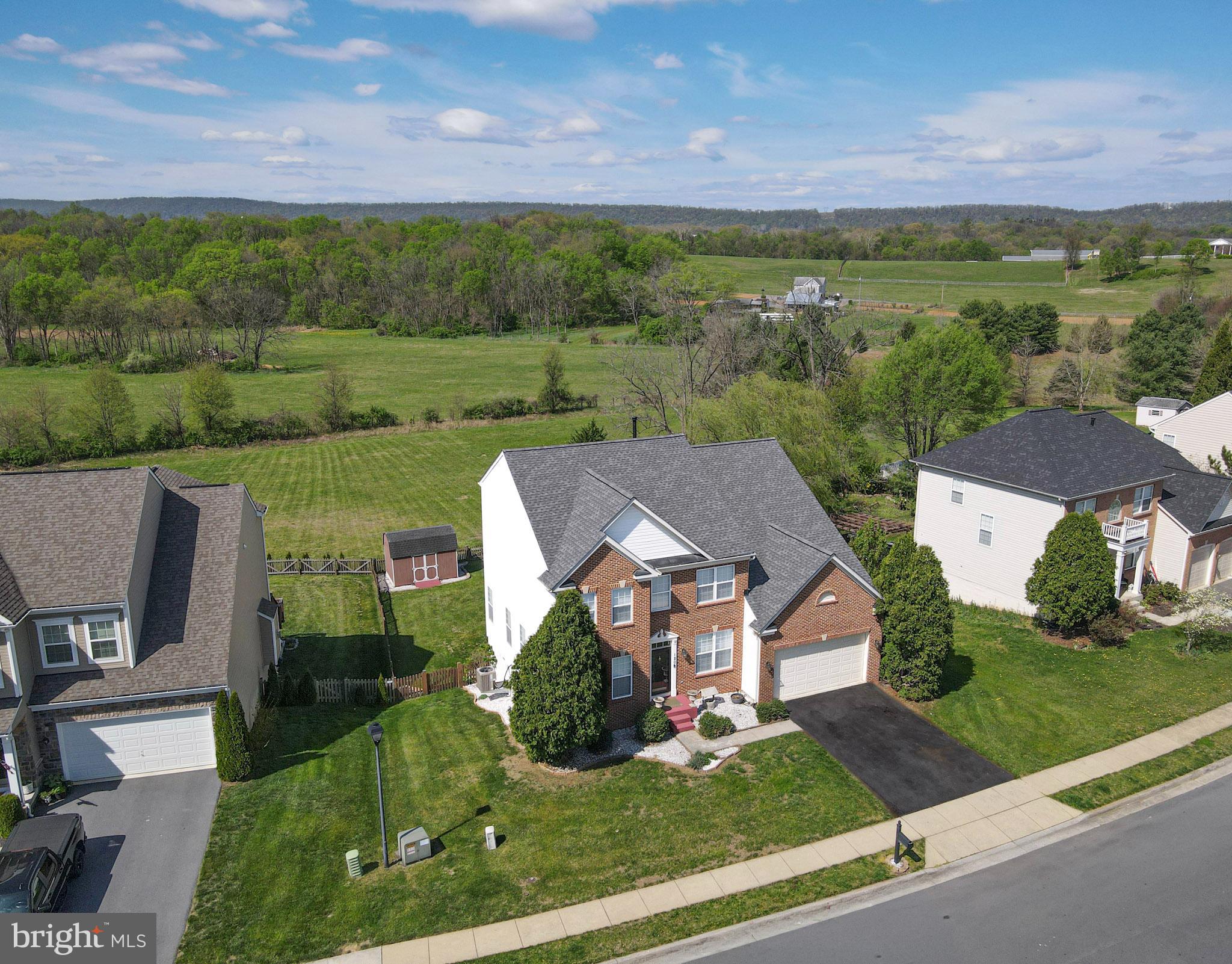 ARCHERS ROCK - Residential