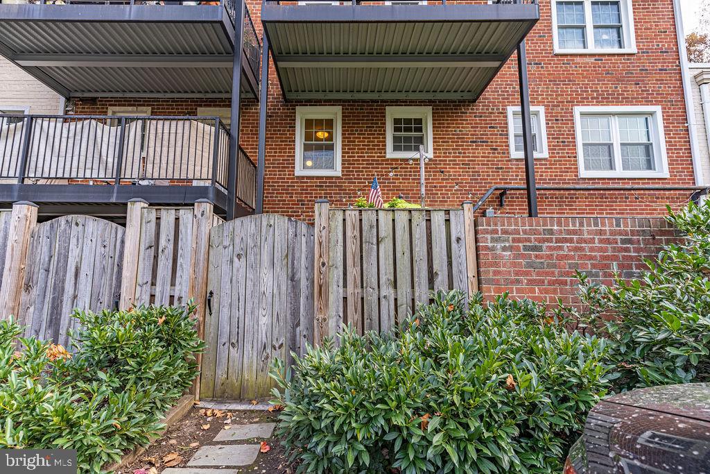 THE ARLINGTON - Residential Lease