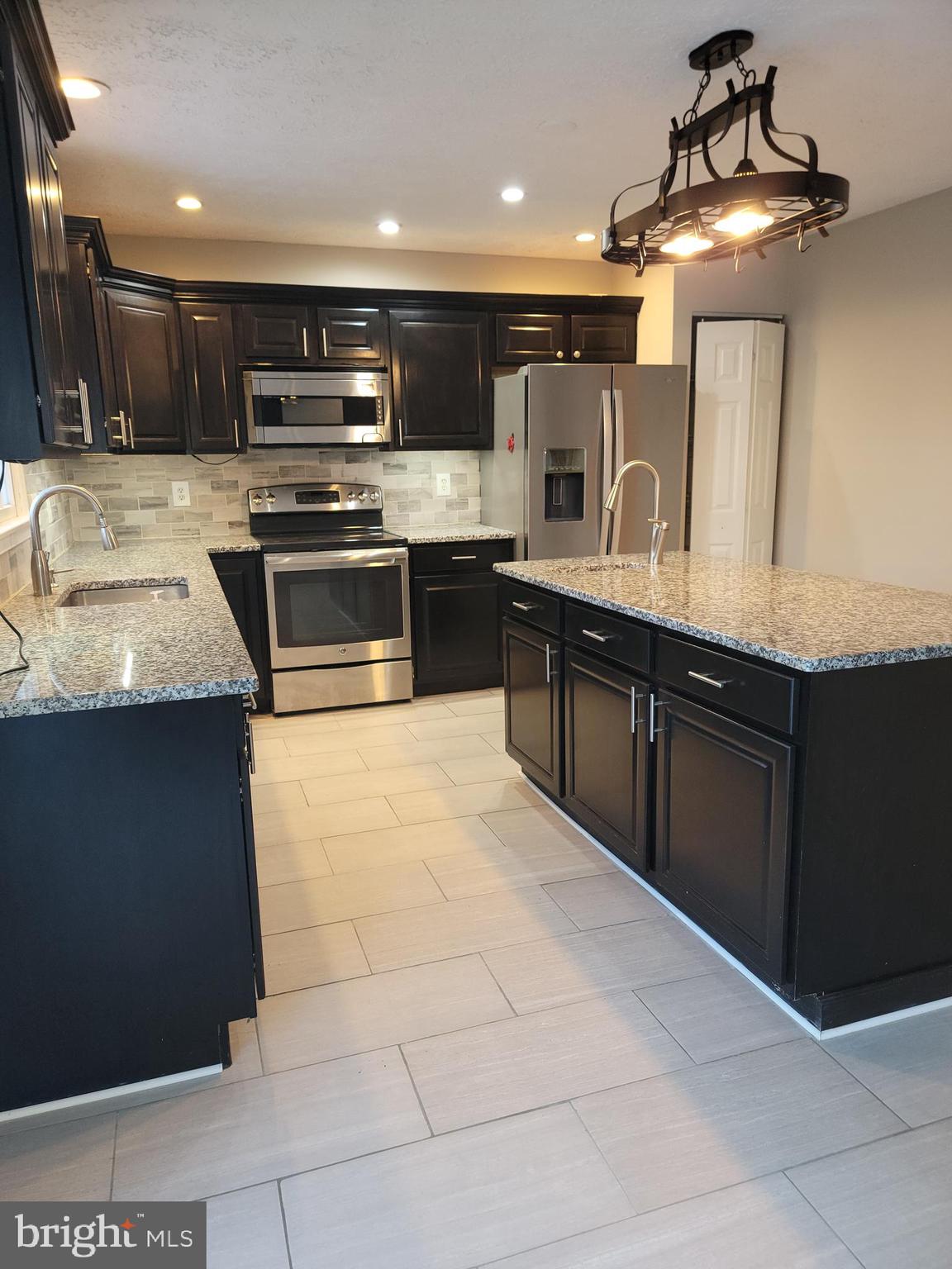 FOXBOROUGH FARMS - Residential