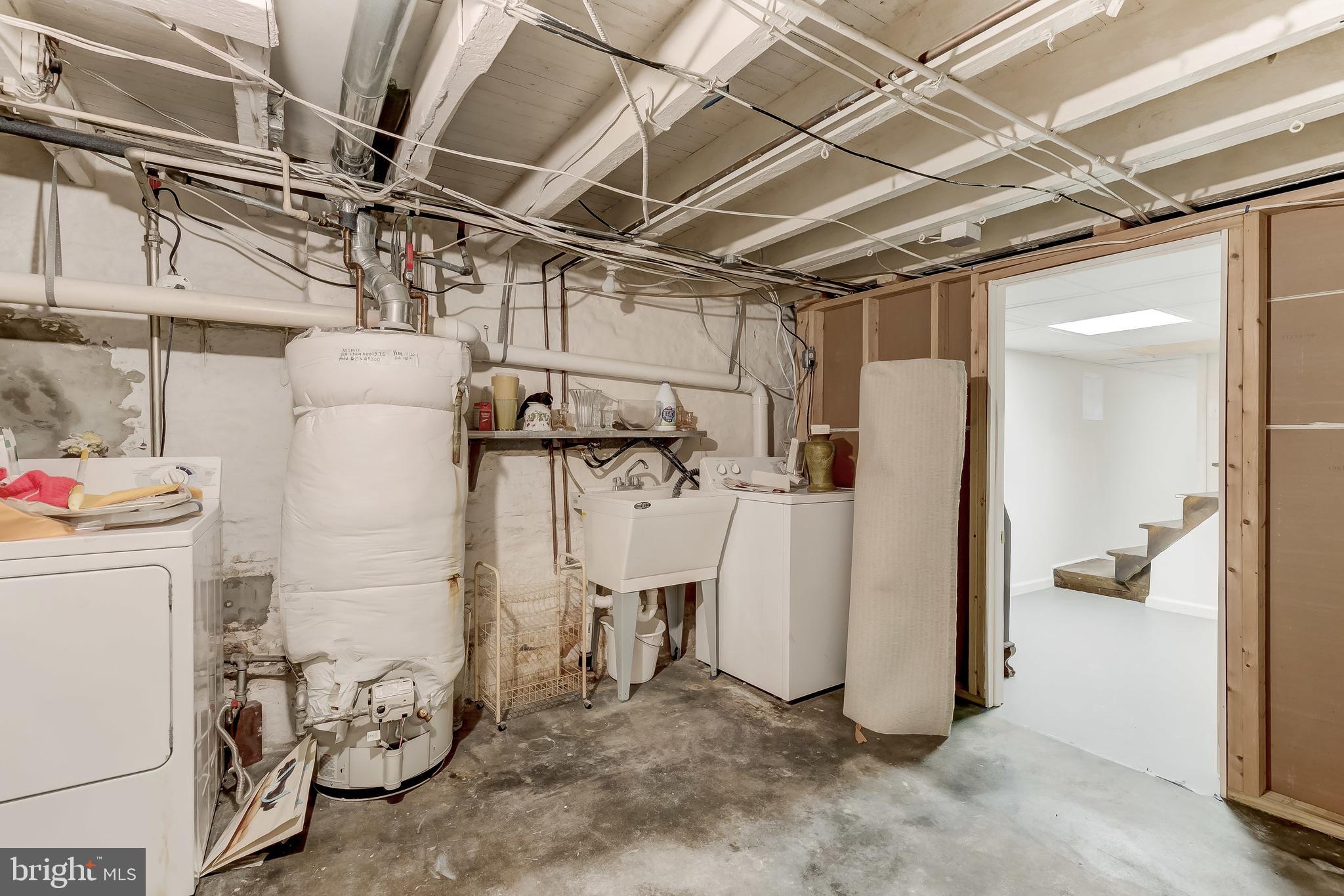 LOCUST POINT - Residential