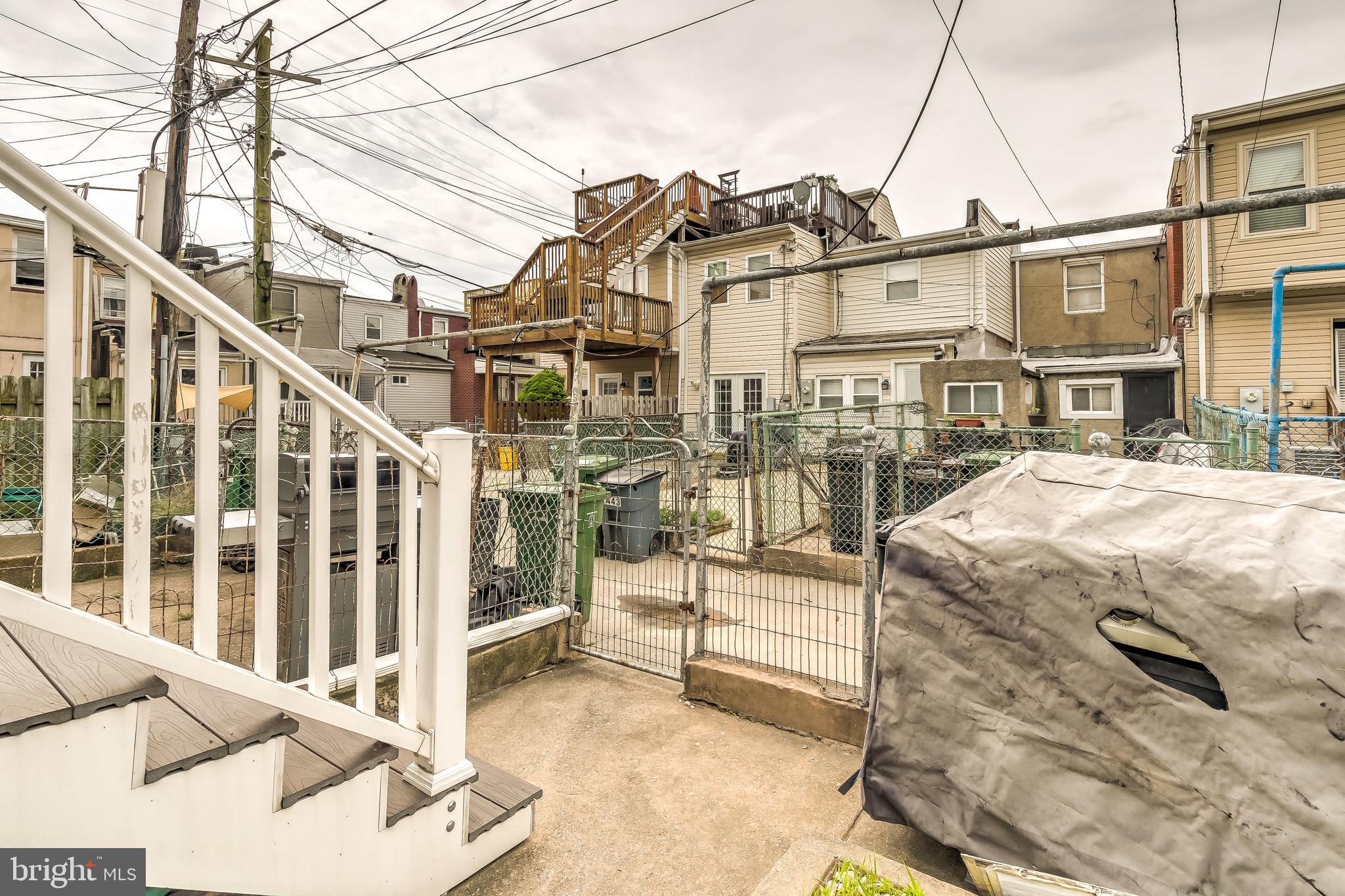 LOCUST POINT - Residential