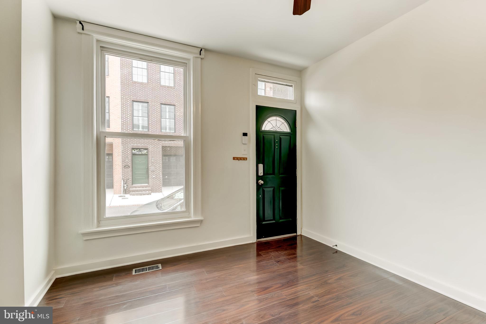 LOCUST POINT - Residential