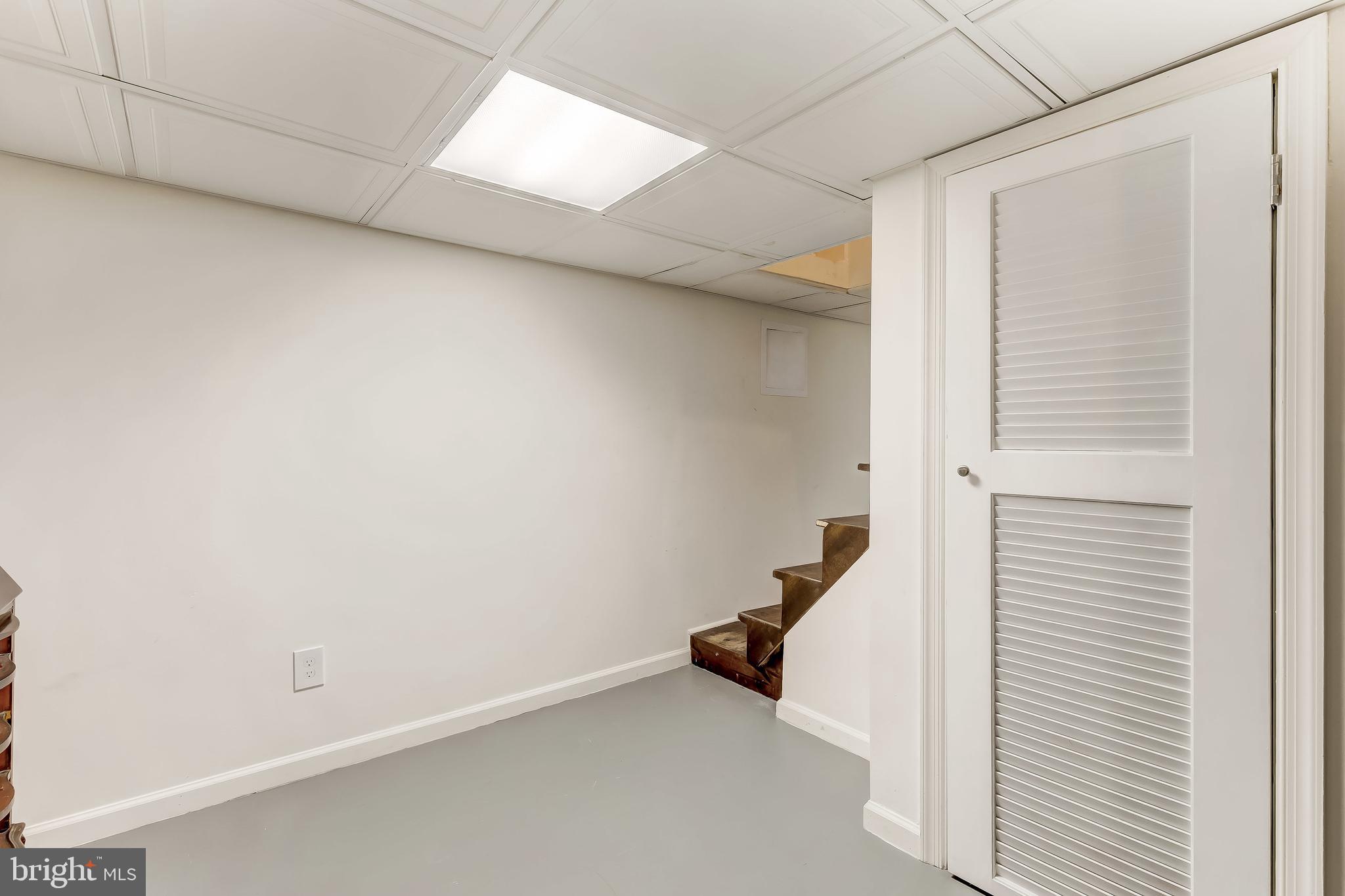 LOCUST POINT - Residential