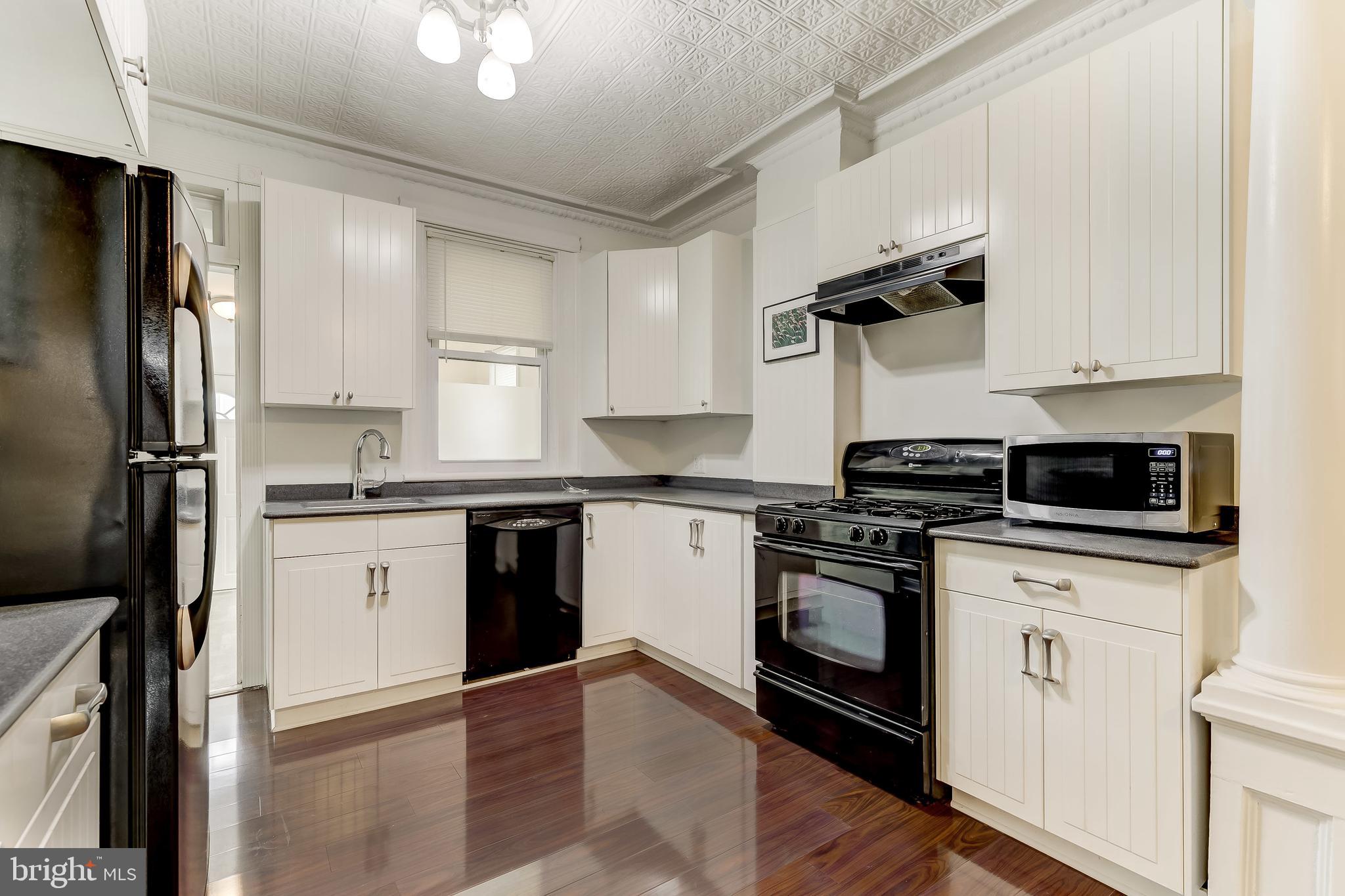 LOCUST POINT - Residential