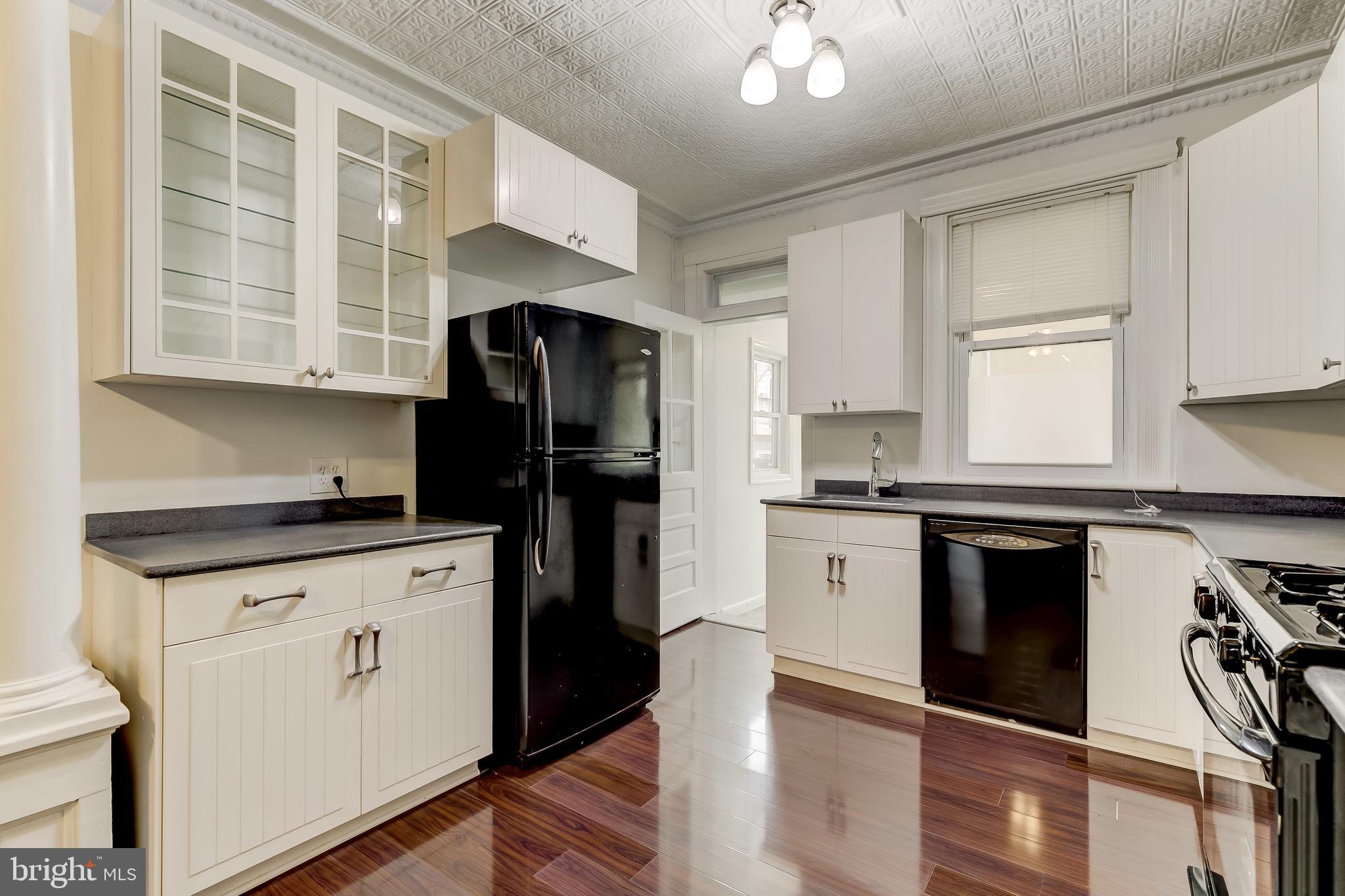 LOCUST POINT - Residential