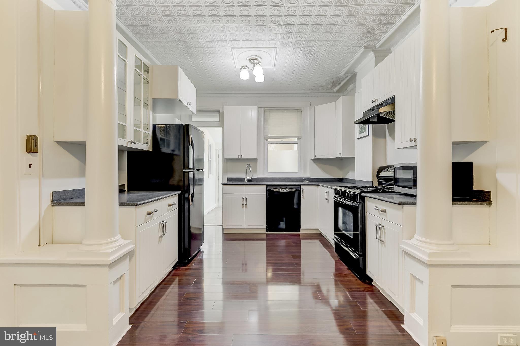 LOCUST POINT - Residential