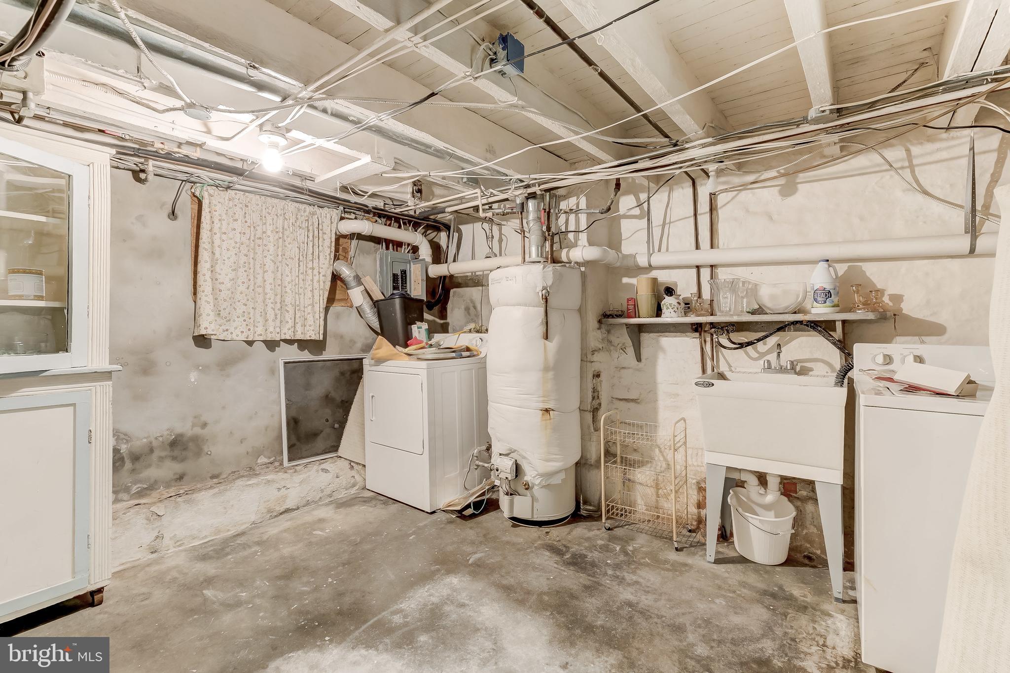 LOCUST POINT - Residential