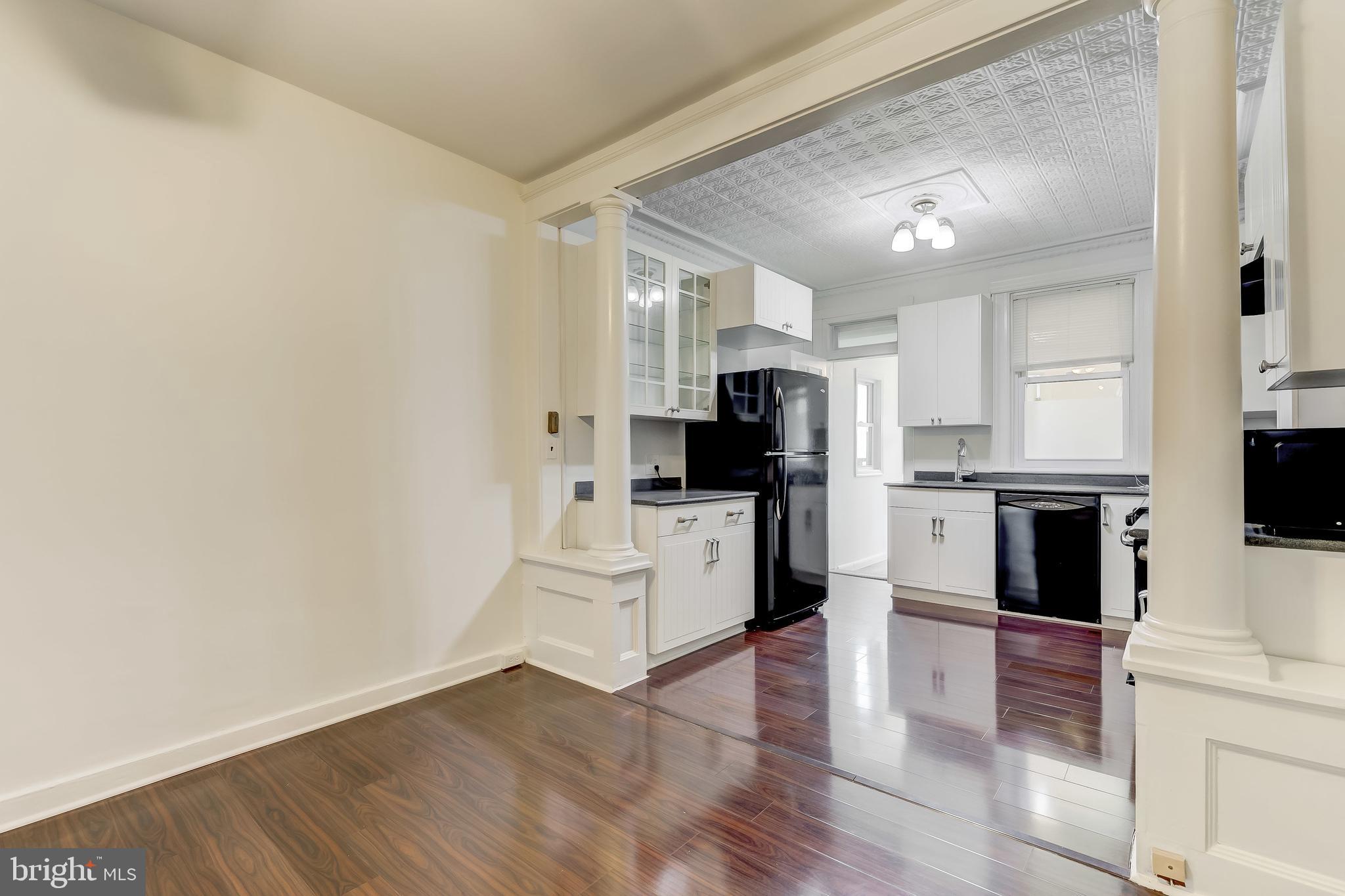 LOCUST POINT - Residential