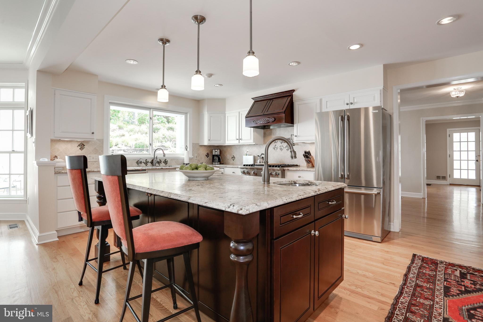 COUNTRY CLUB HILLS - Residential