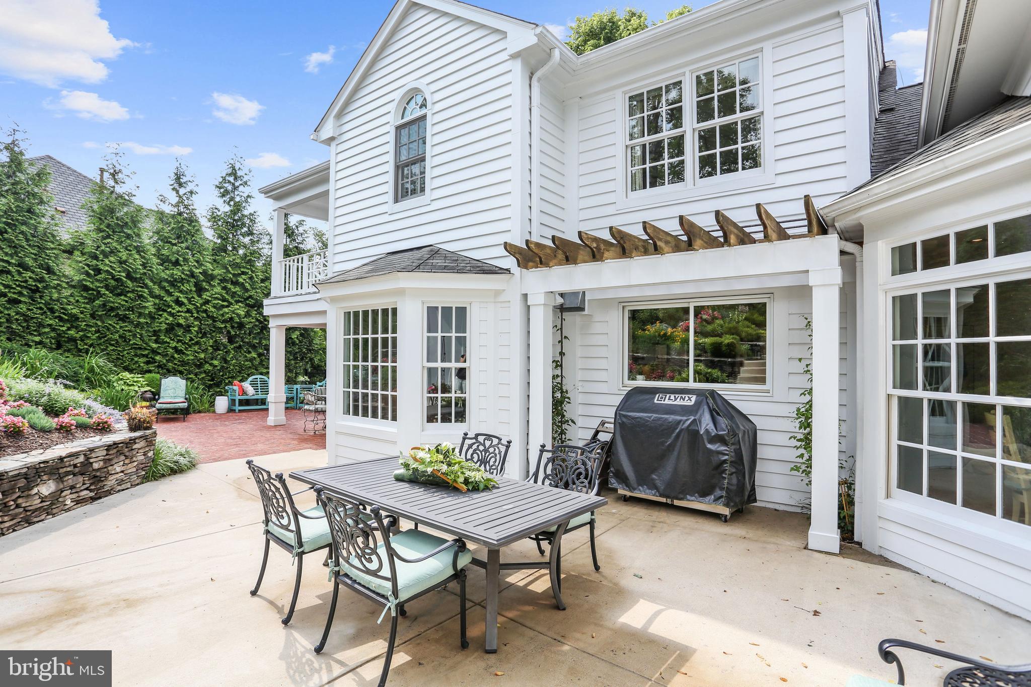 COUNTRY CLUB HILLS - Residential