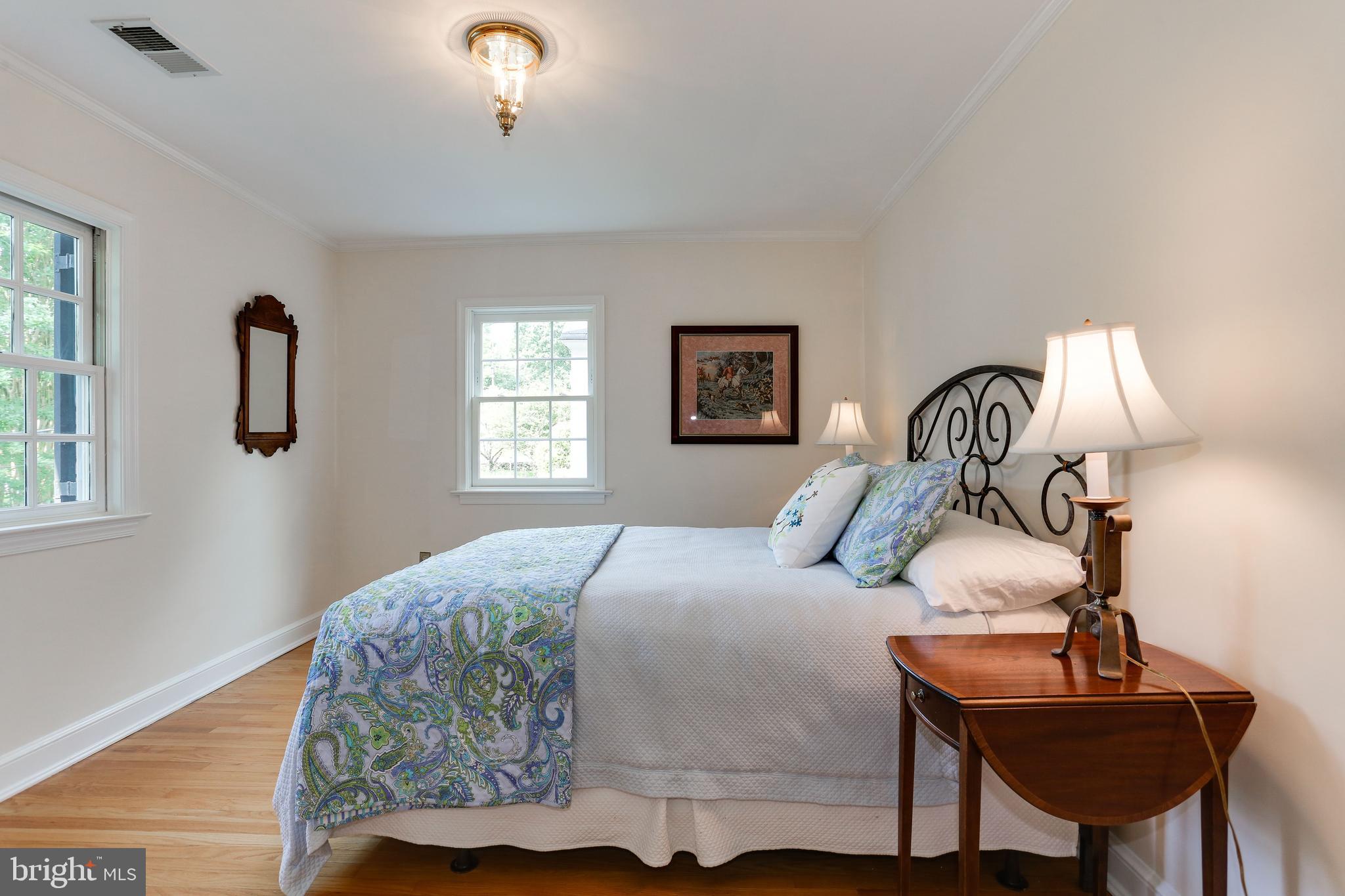 COUNTRY CLUB HILLS - Residential