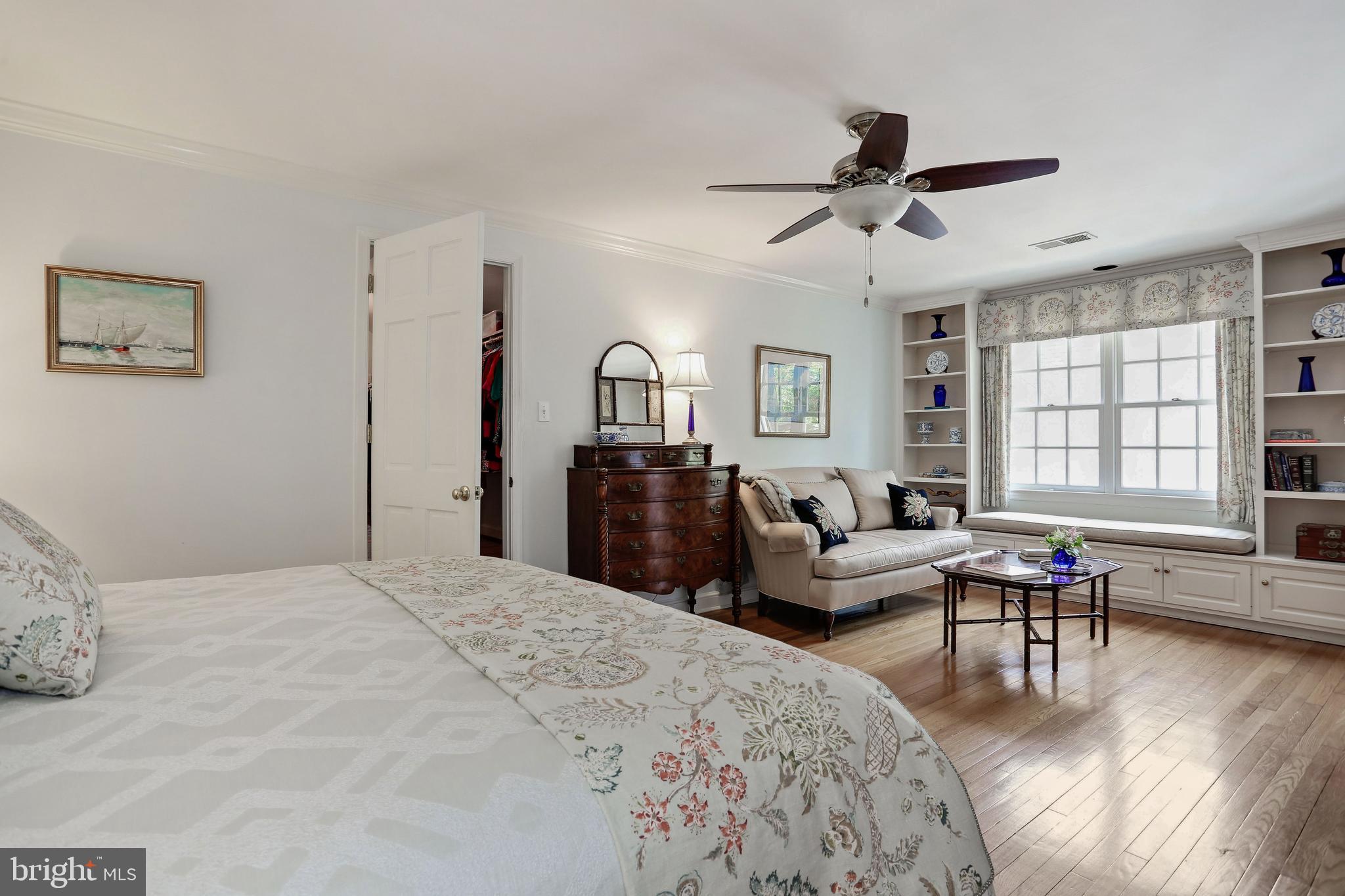 COUNTRY CLUB HILLS - Residential