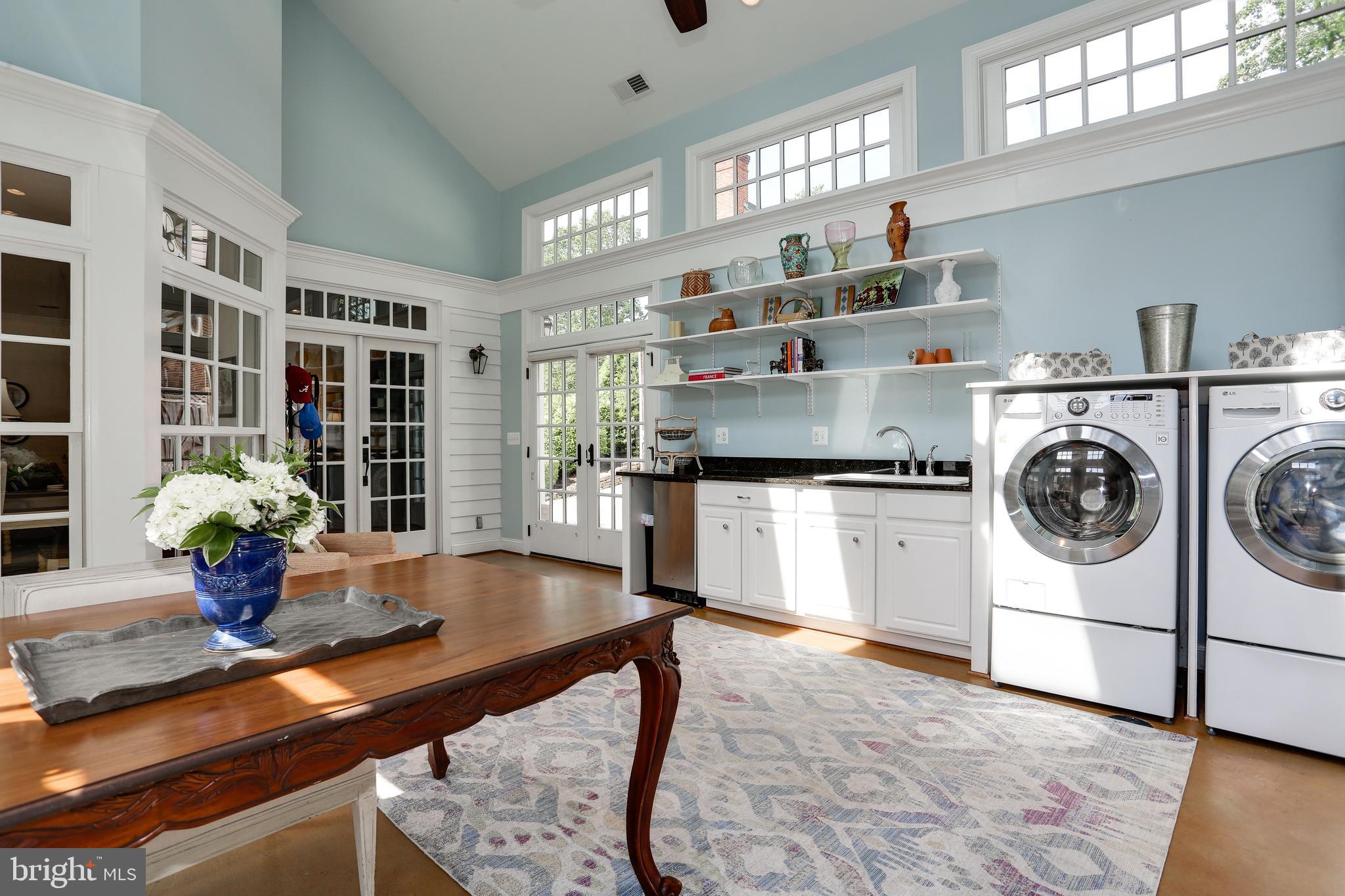 COUNTRY CLUB HILLS - Residential