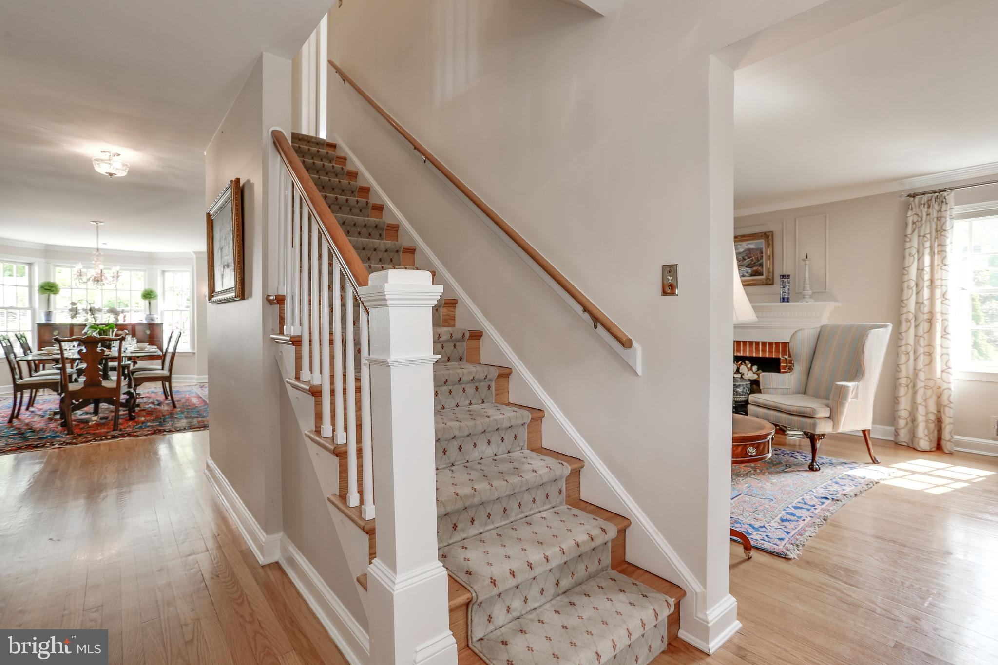 COUNTRY CLUB HILLS - Residential