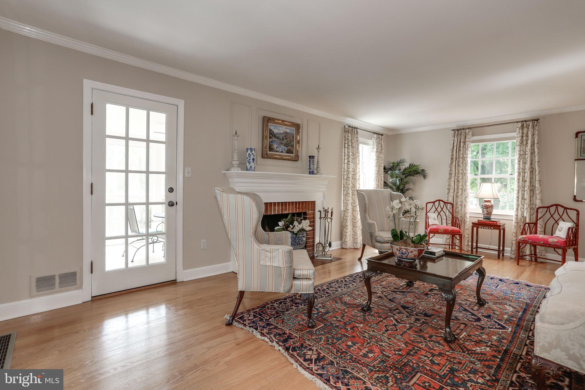 COUNTRY CLUB HILLS - Residential