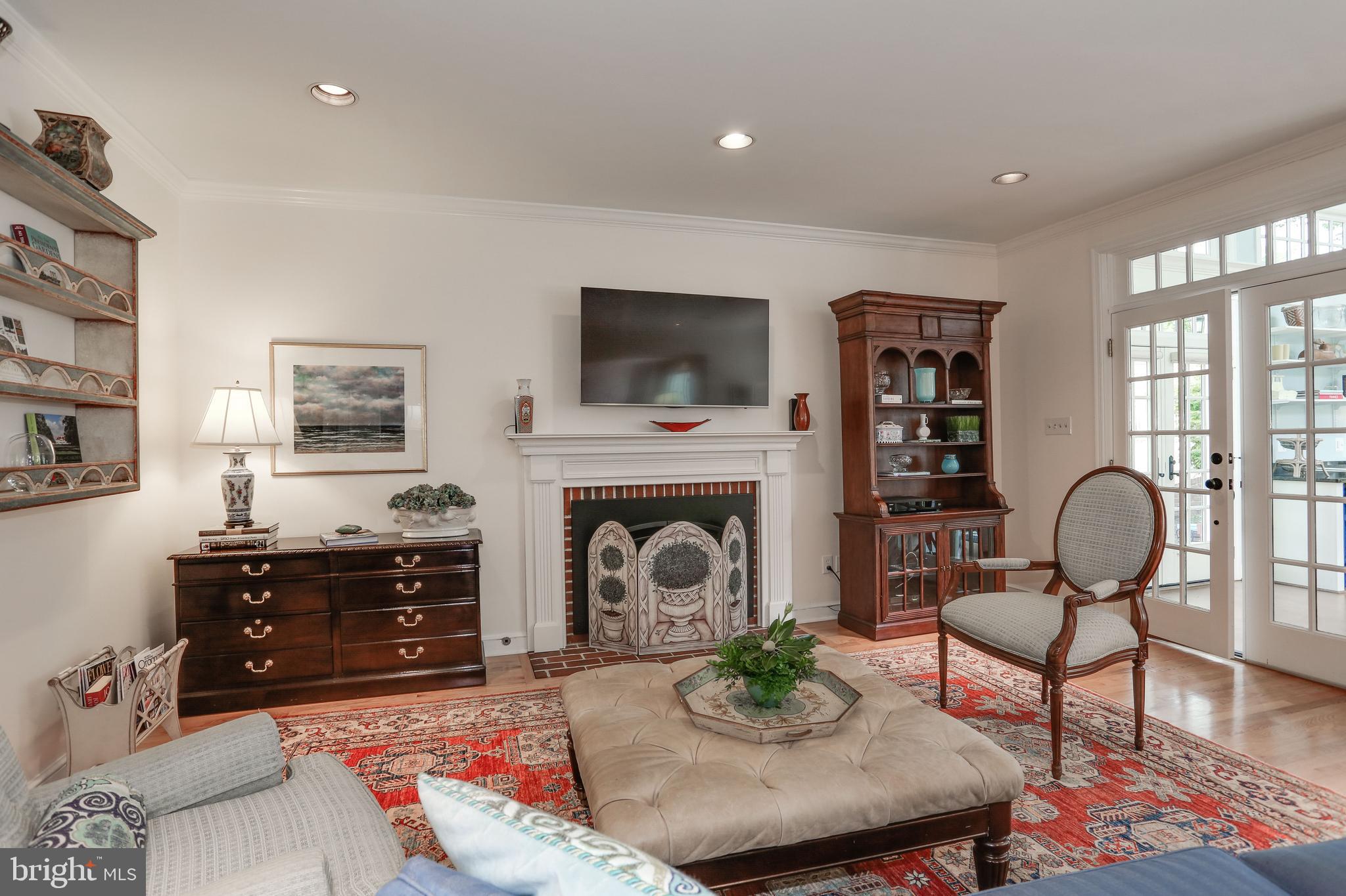 COUNTRY CLUB HILLS - Residential