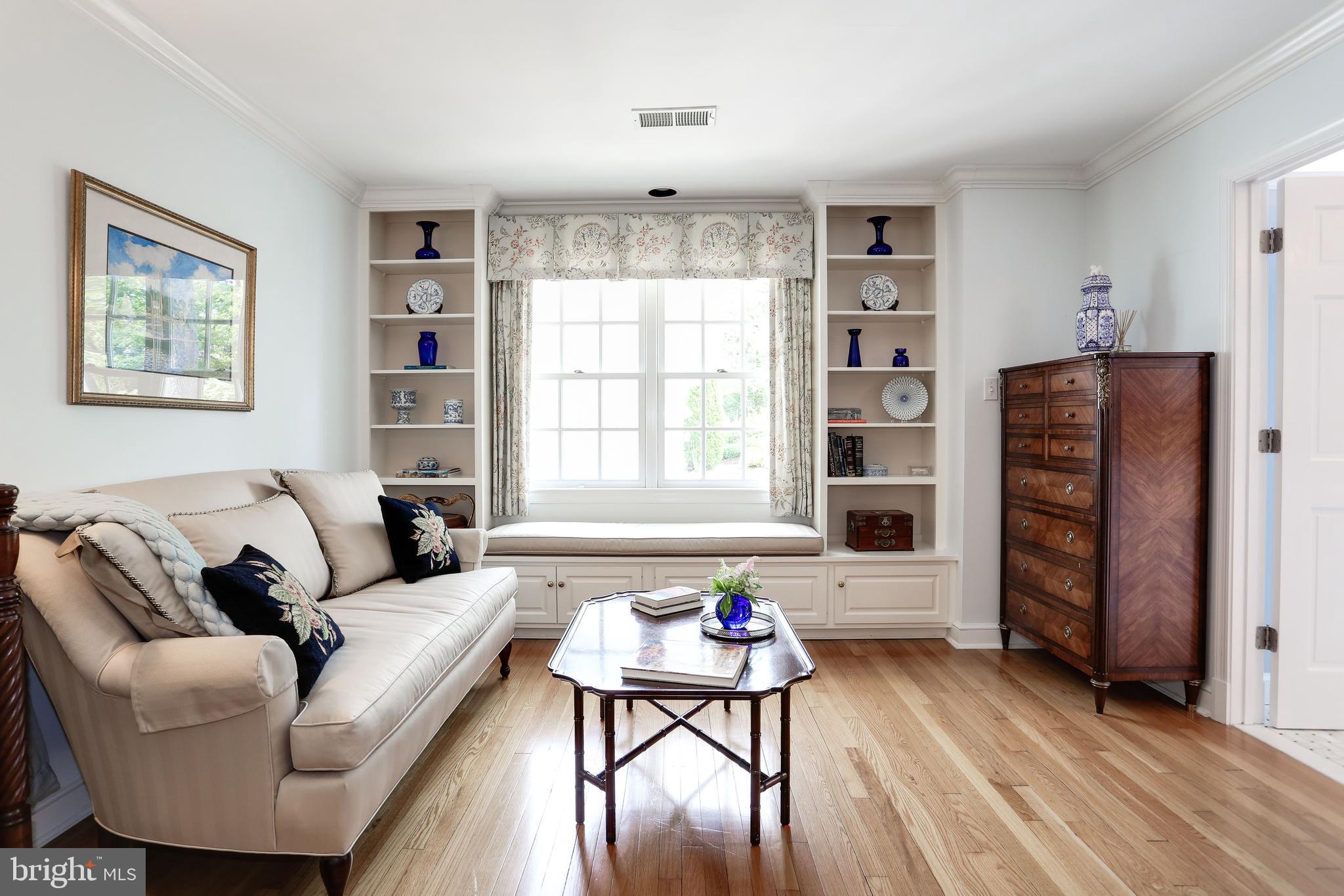 COUNTRY CLUB HILLS - Residential