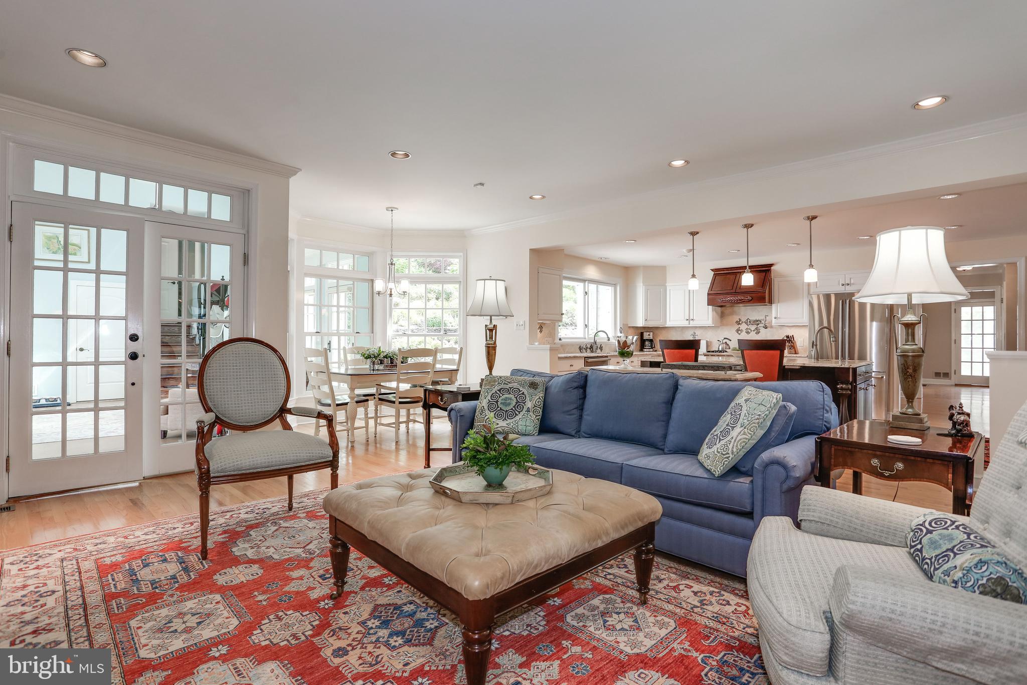 COUNTRY CLUB HILLS - Residential