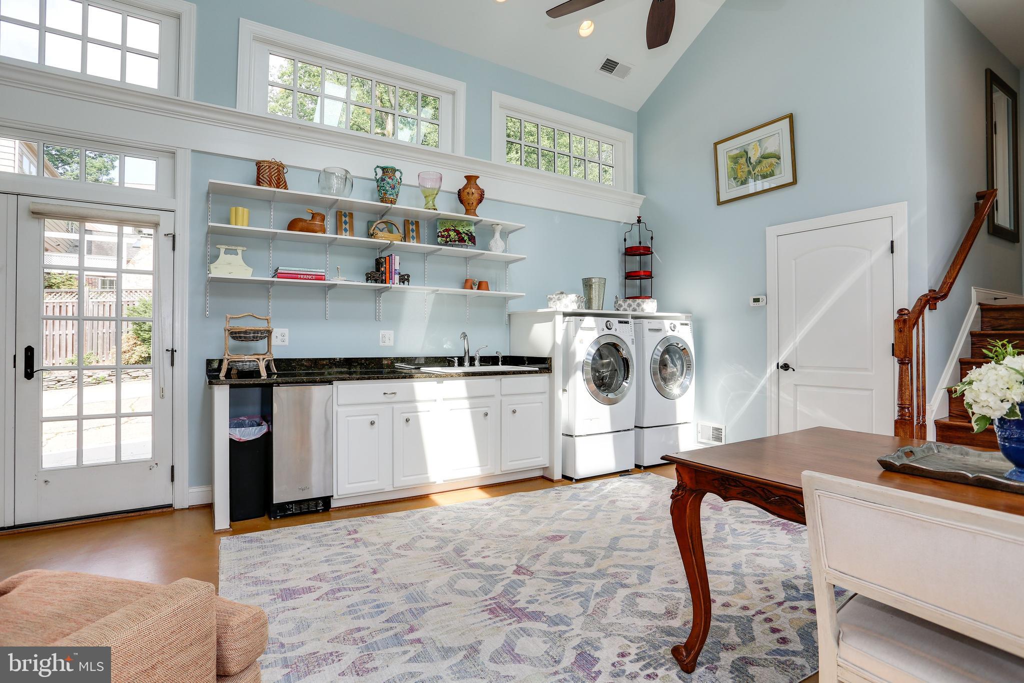 COUNTRY CLUB HILLS - Residential